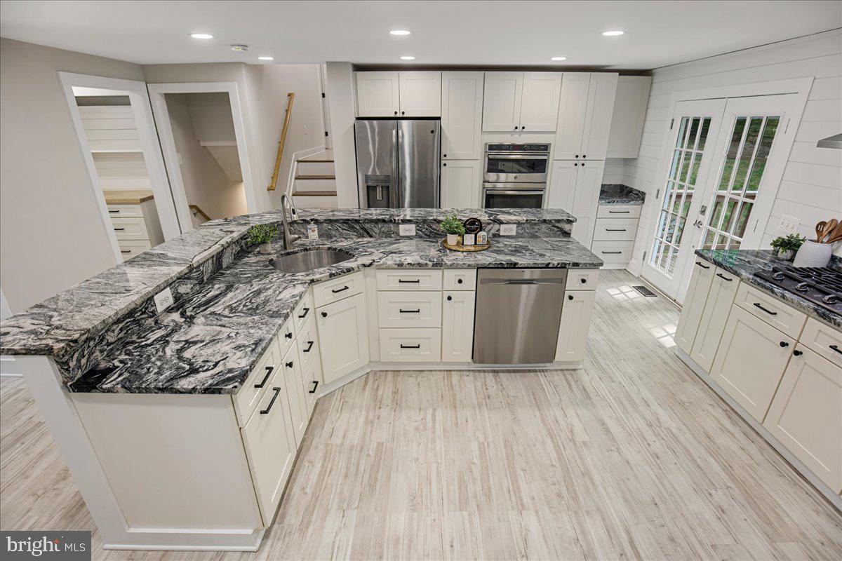 CHESAPEAKE HEIGHTS - Residential