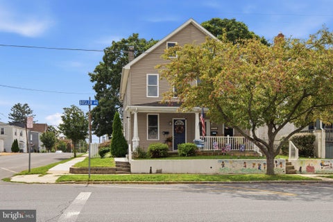 Townhouse For Sale - 702 Bosler Avenue<br/> LEMOYNE, PA 17043