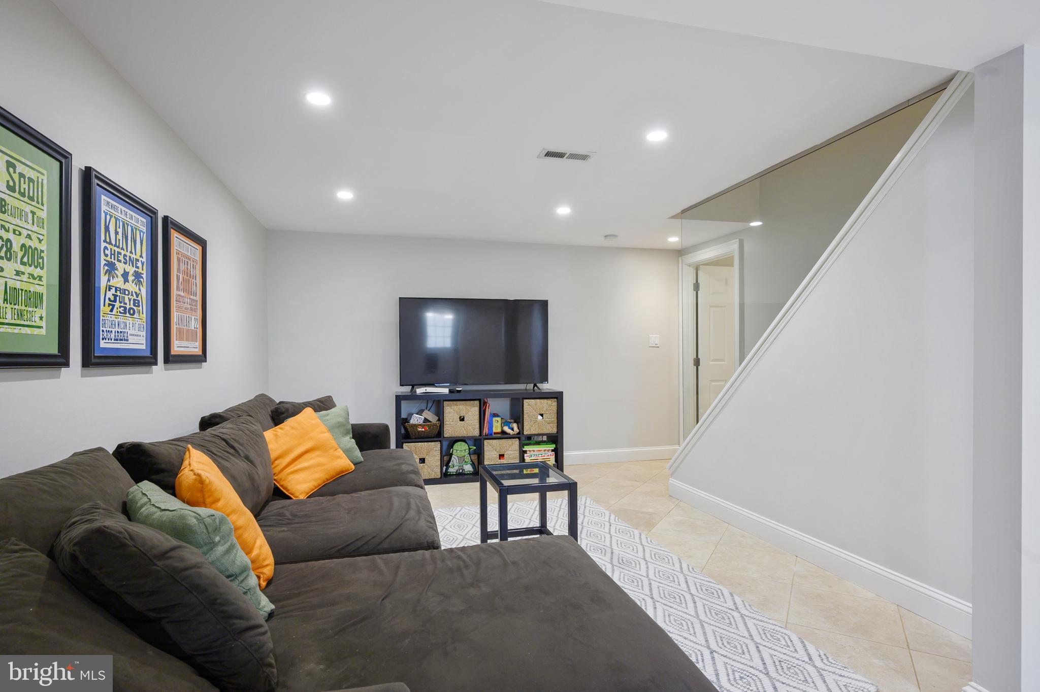 COLLINGWOOD MANOR - Residential