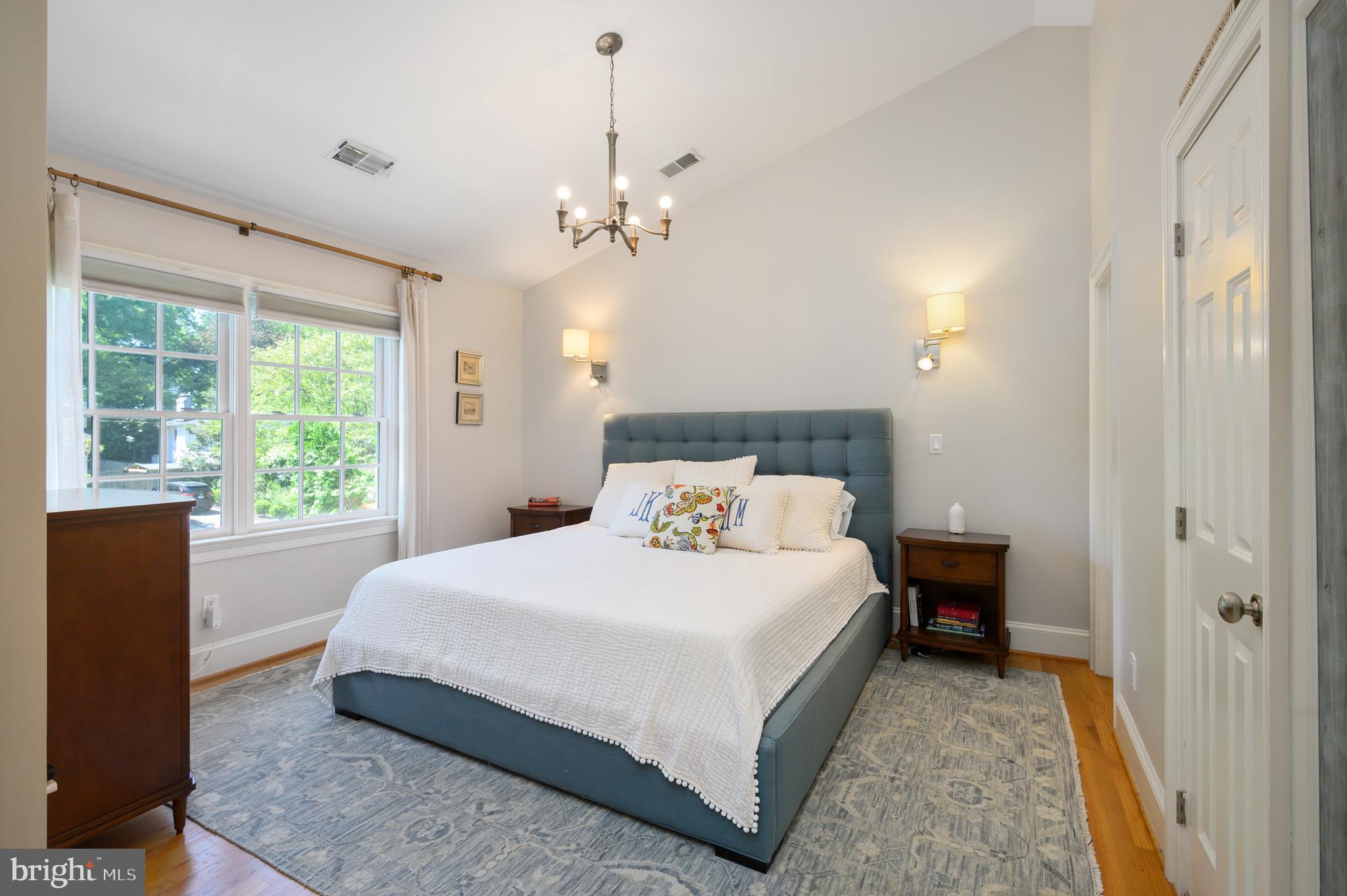 COLLINGWOOD MANOR - Residential