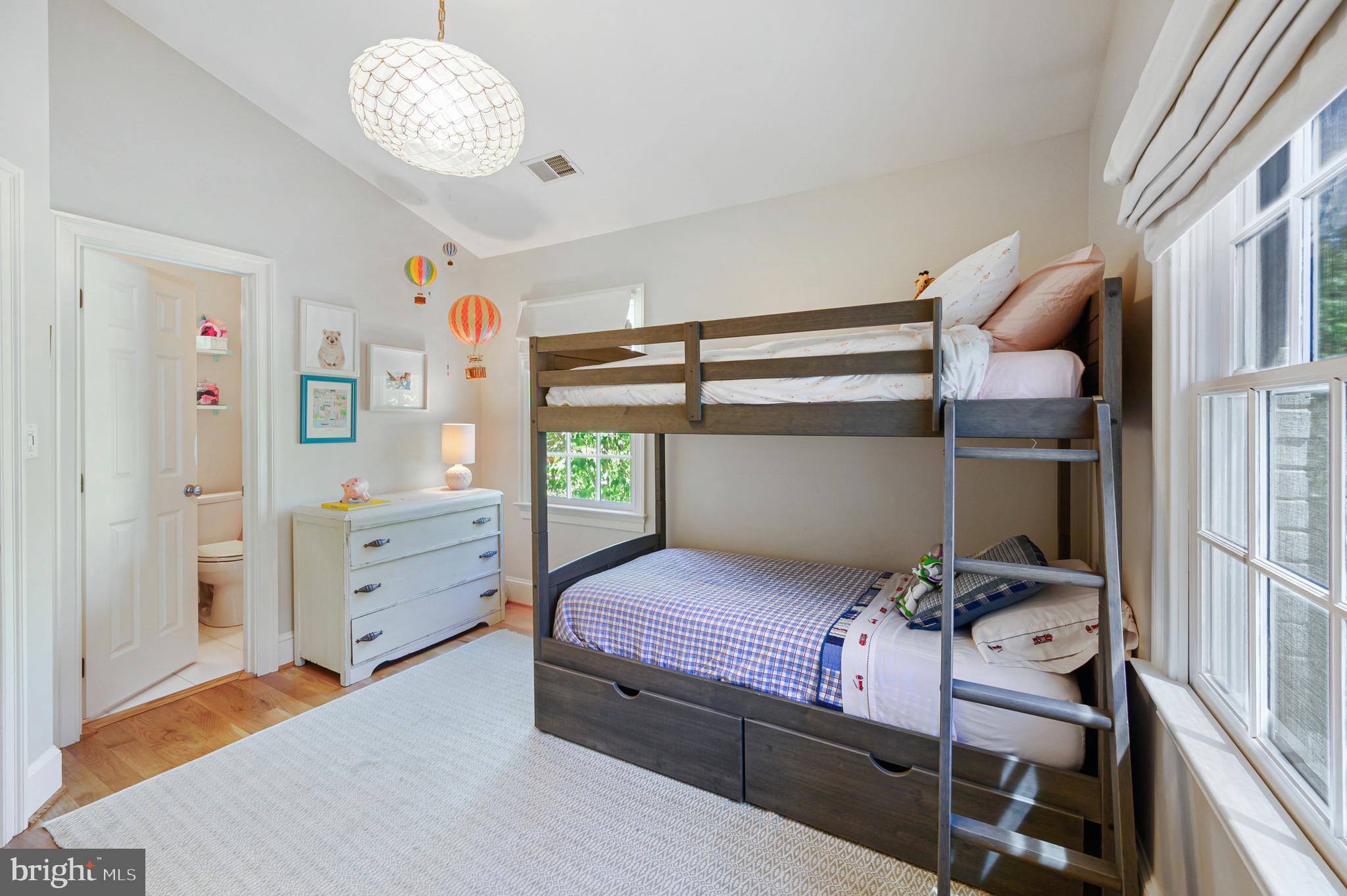 COLLINGWOOD MANOR - Residential