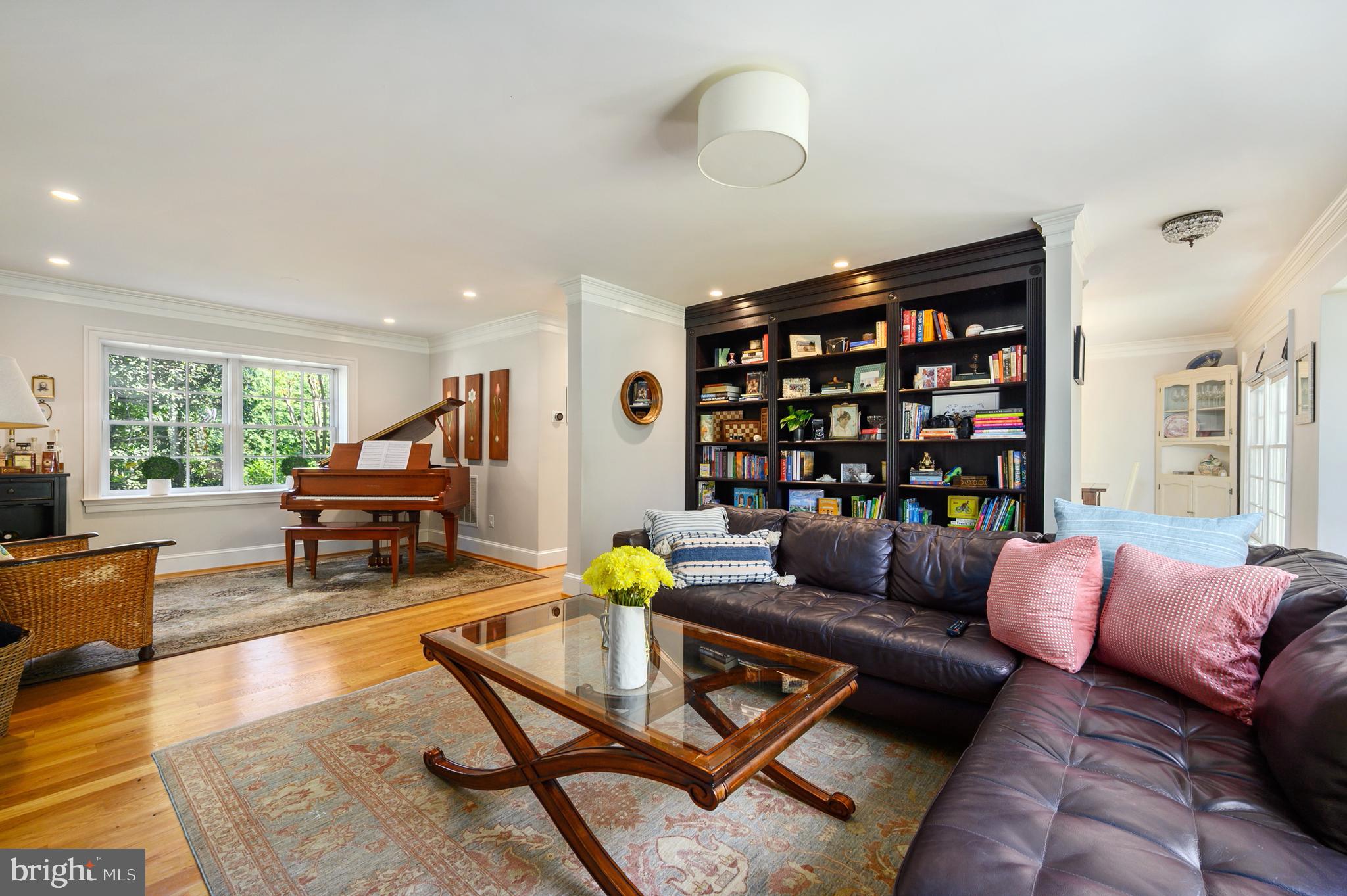 COLLINGWOOD MANOR - Residential