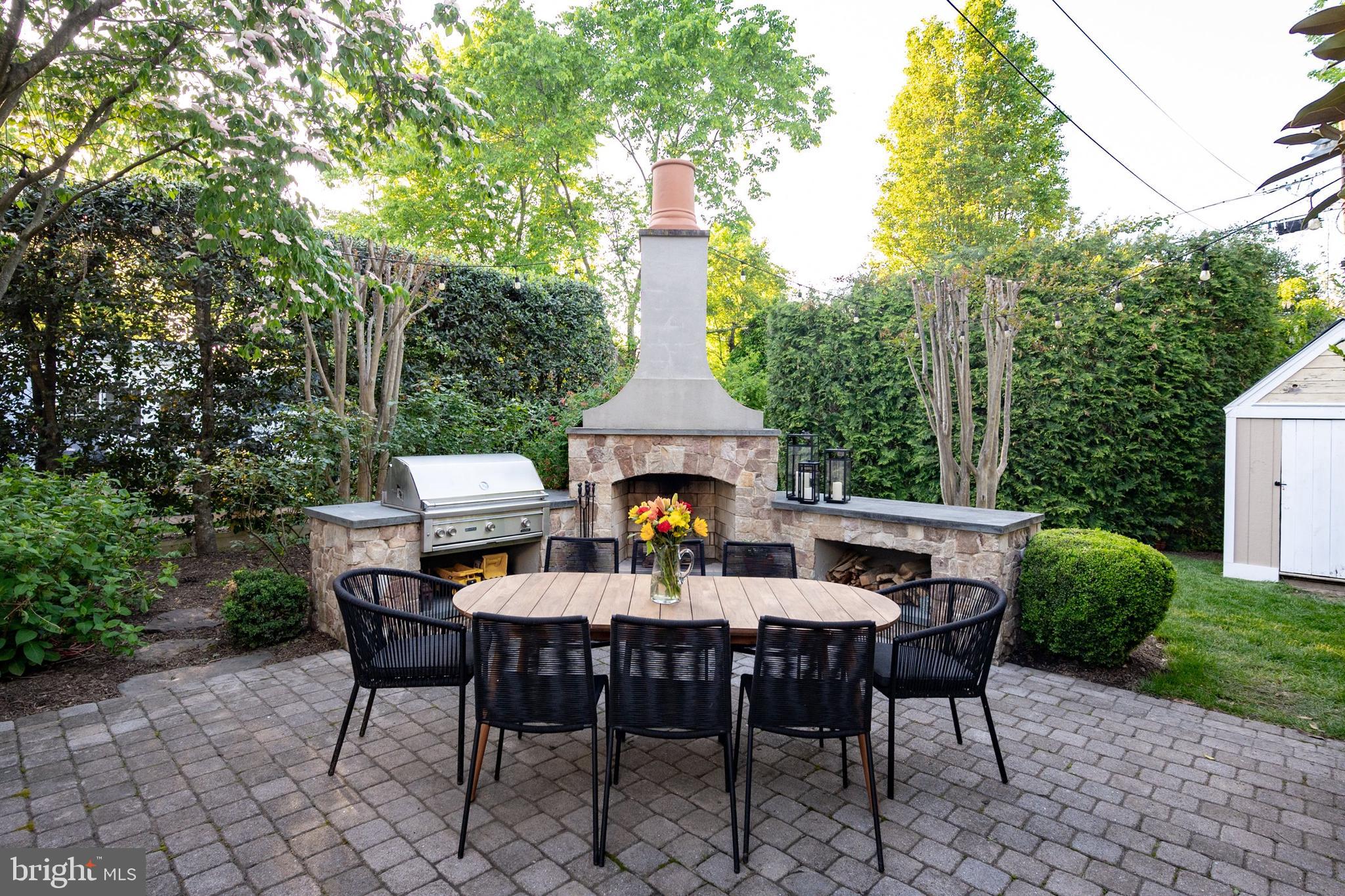 COLLINGWOOD MANOR - Residential