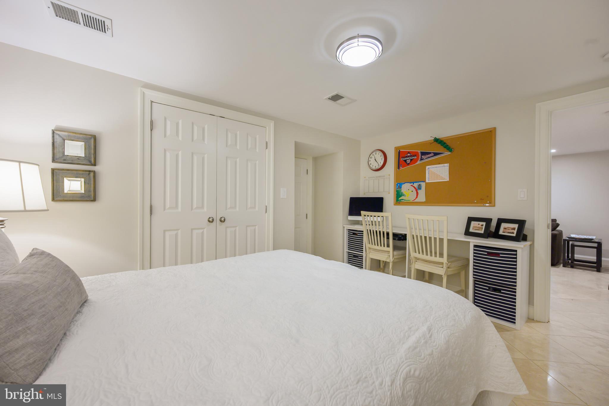 COLLINGWOOD MANOR - Residential