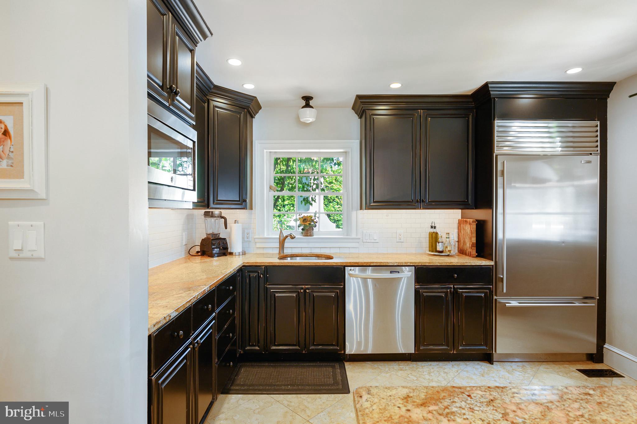 COLLINGWOOD MANOR - Residential