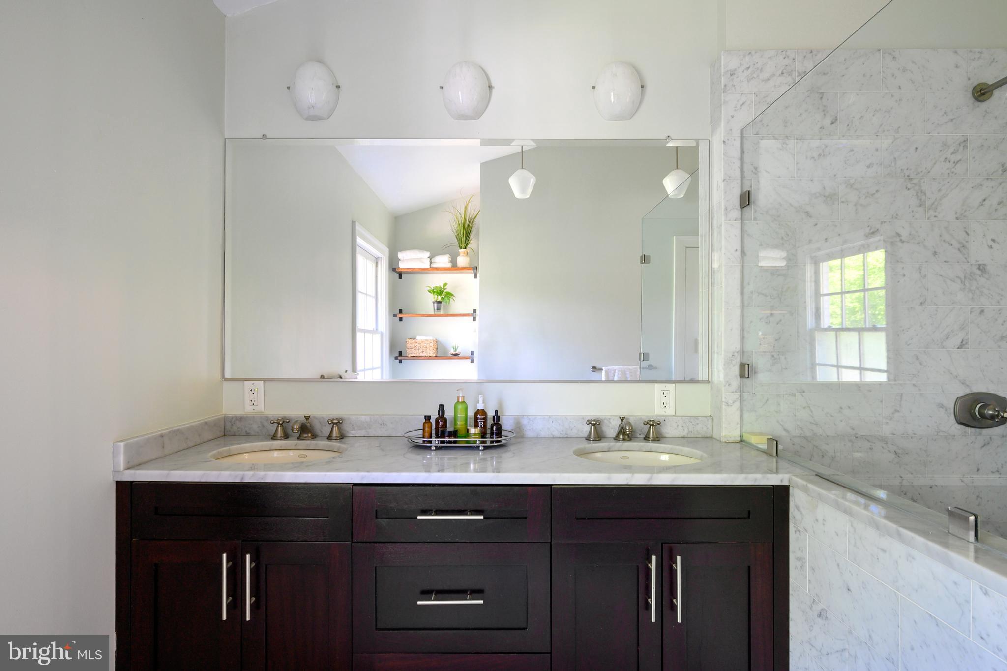 COLLINGWOOD MANOR - Residential