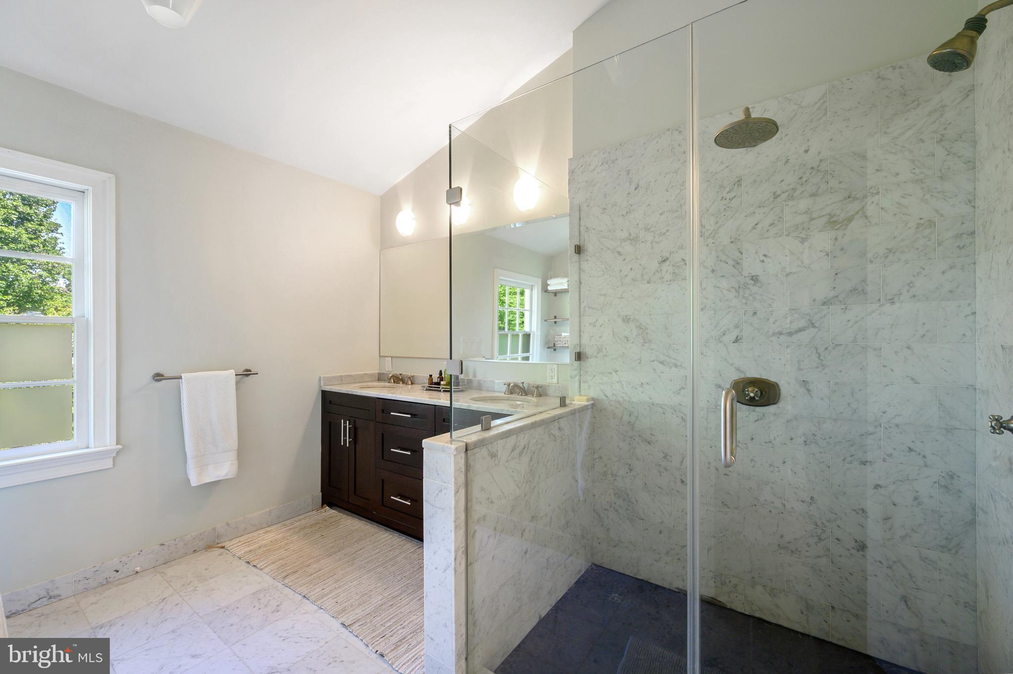 COLLINGWOOD MANOR - Residential