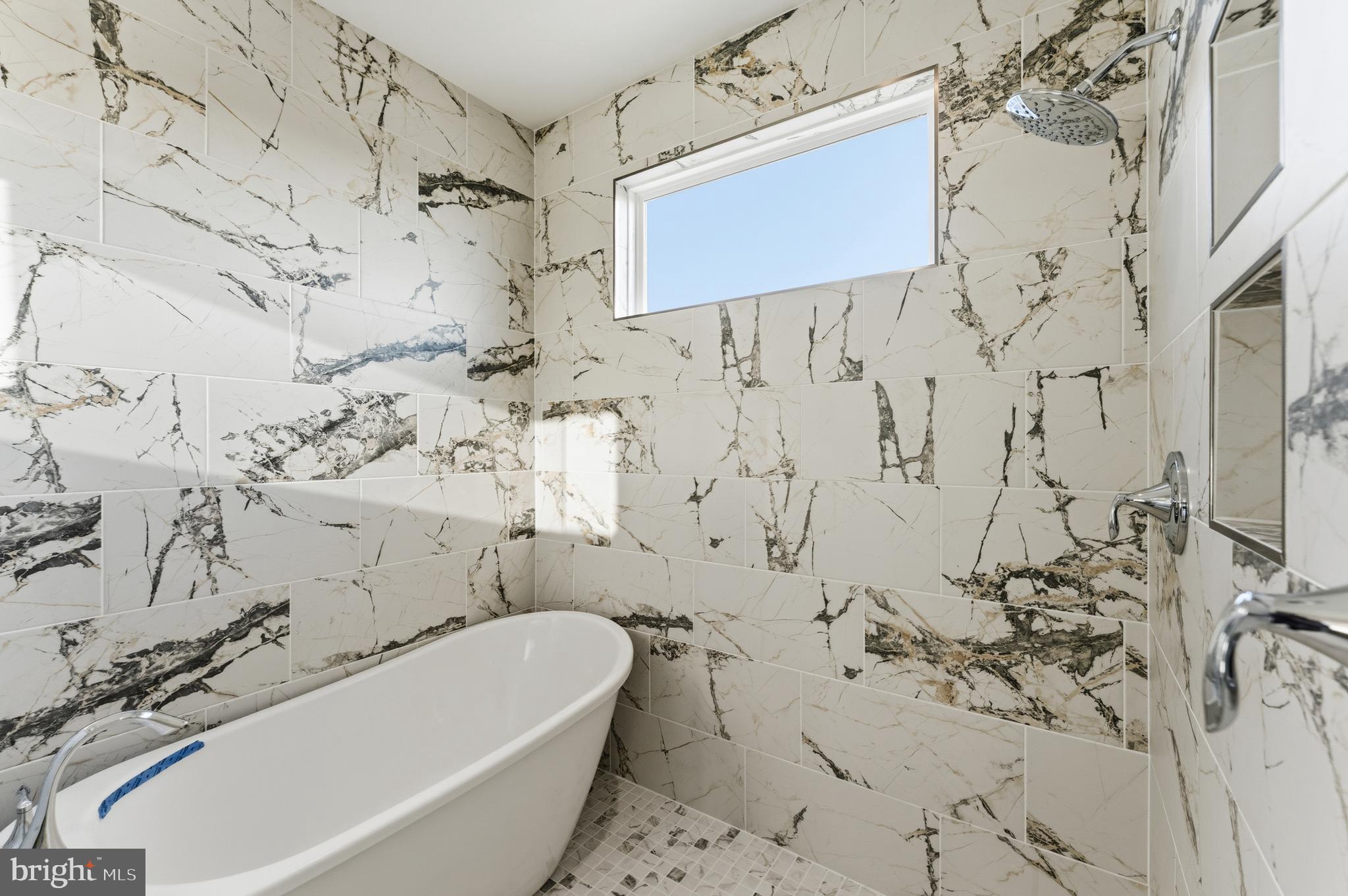 SOUTH LAKE - Residential