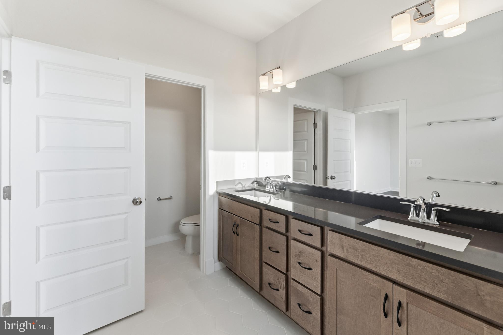 SOUTH LAKE - Residential