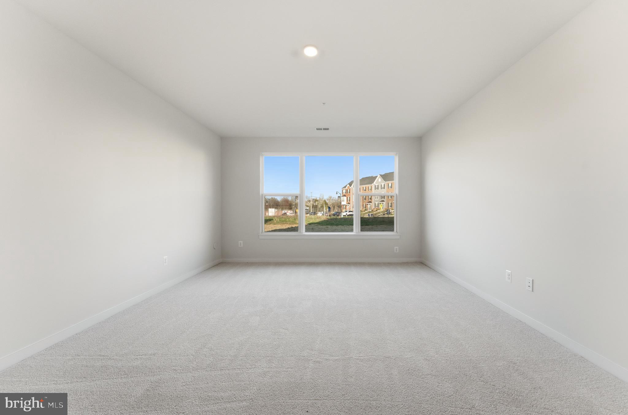 SOUTH LAKE - Residential