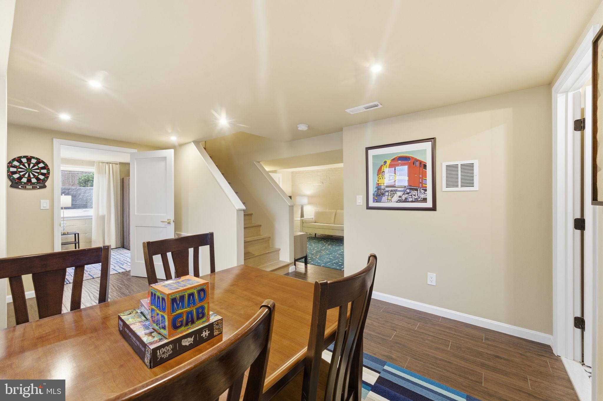 KENSINGTON HEIGHTS - Residential