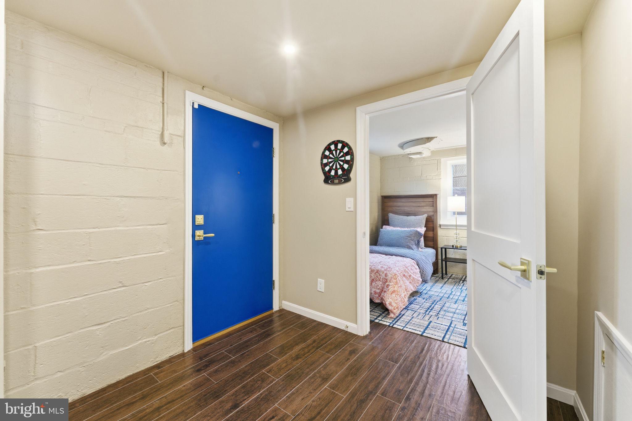 KENSINGTON HEIGHTS - Residential