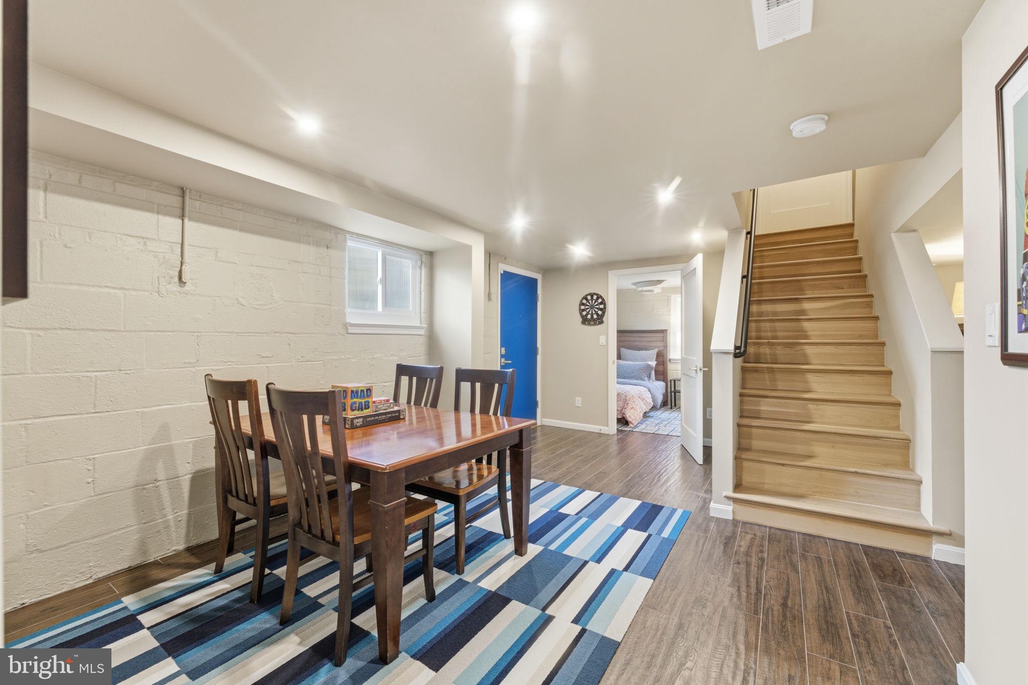 KENSINGTON HEIGHTS - Residential