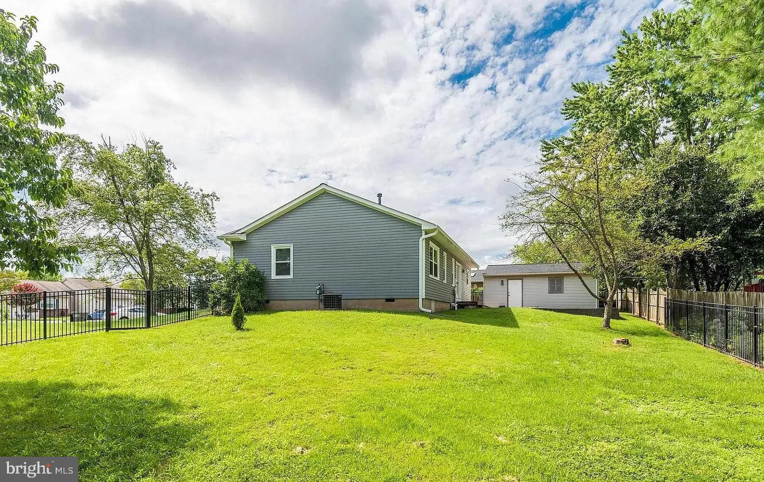 WATERFORD - Residential Lease