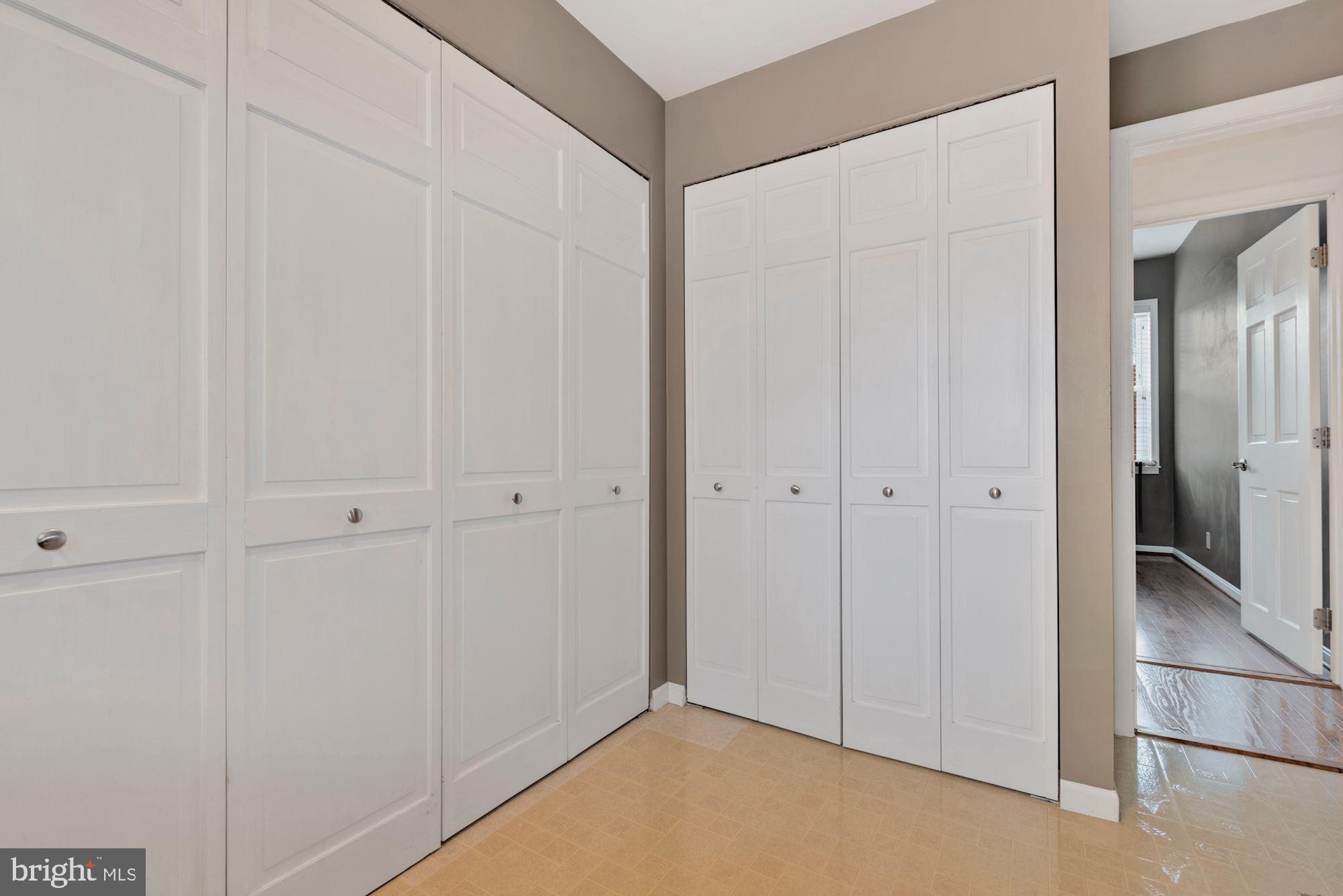 LOCUST POINT - Residential