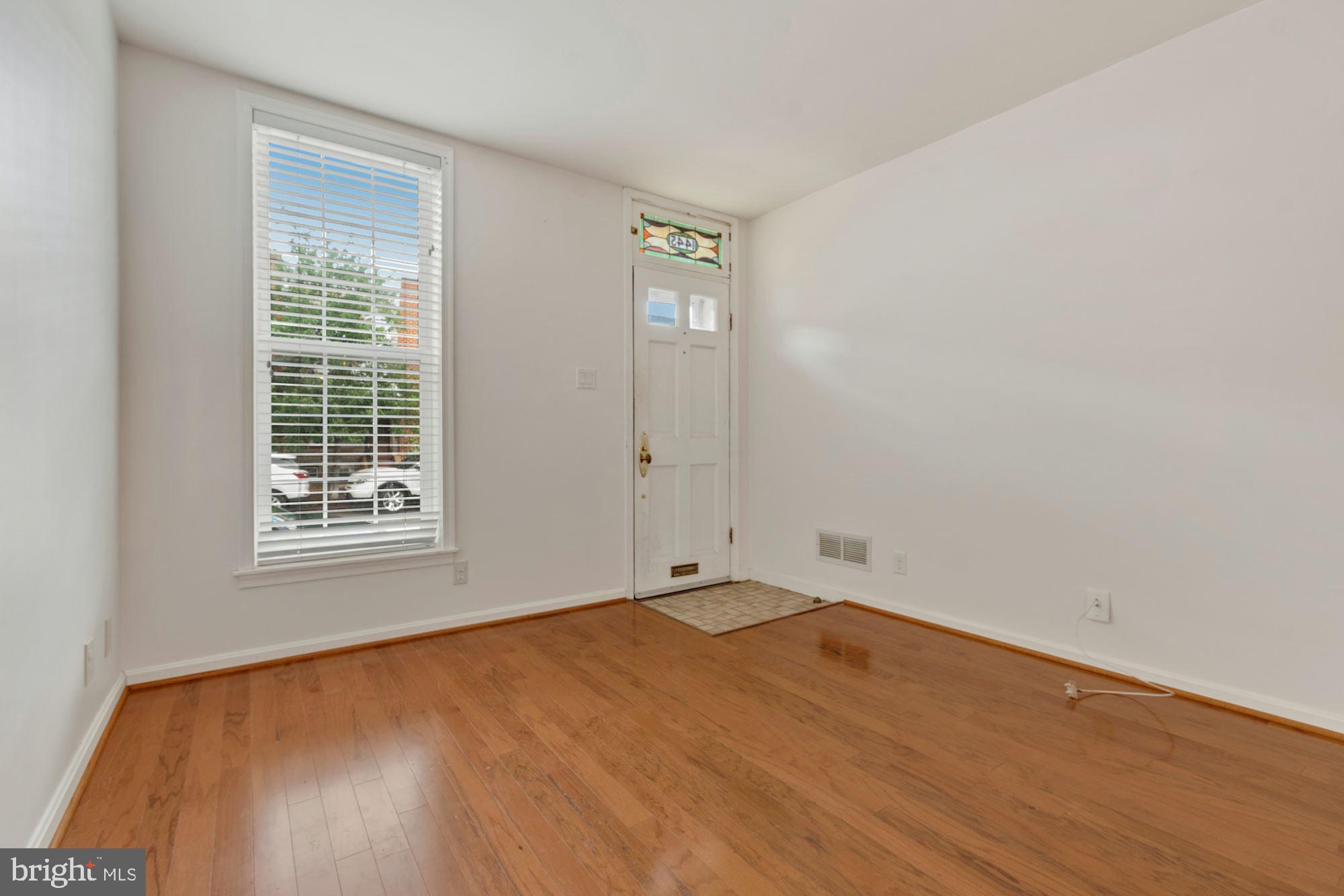 LOCUST POINT - Residential