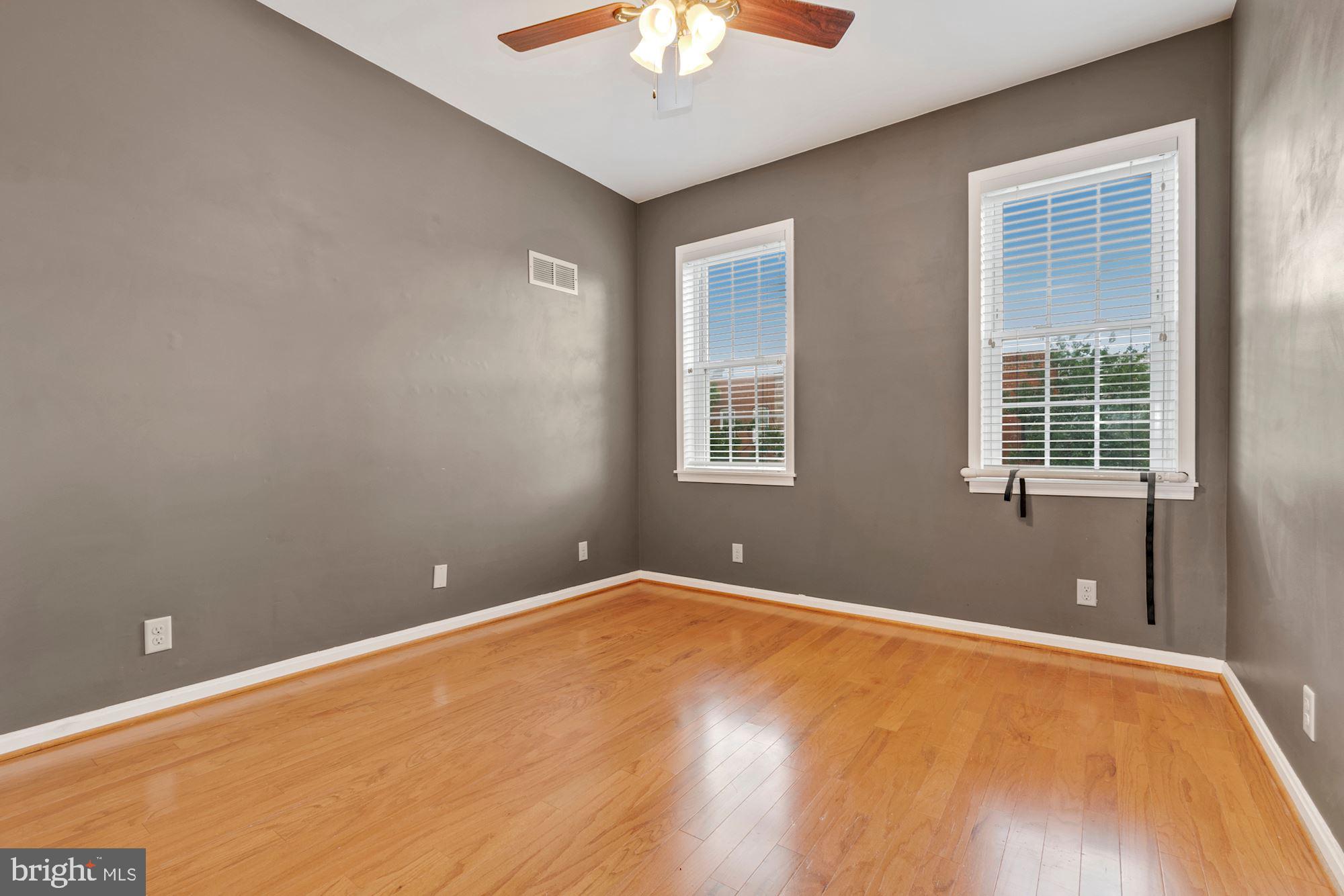 LOCUST POINT - Residential