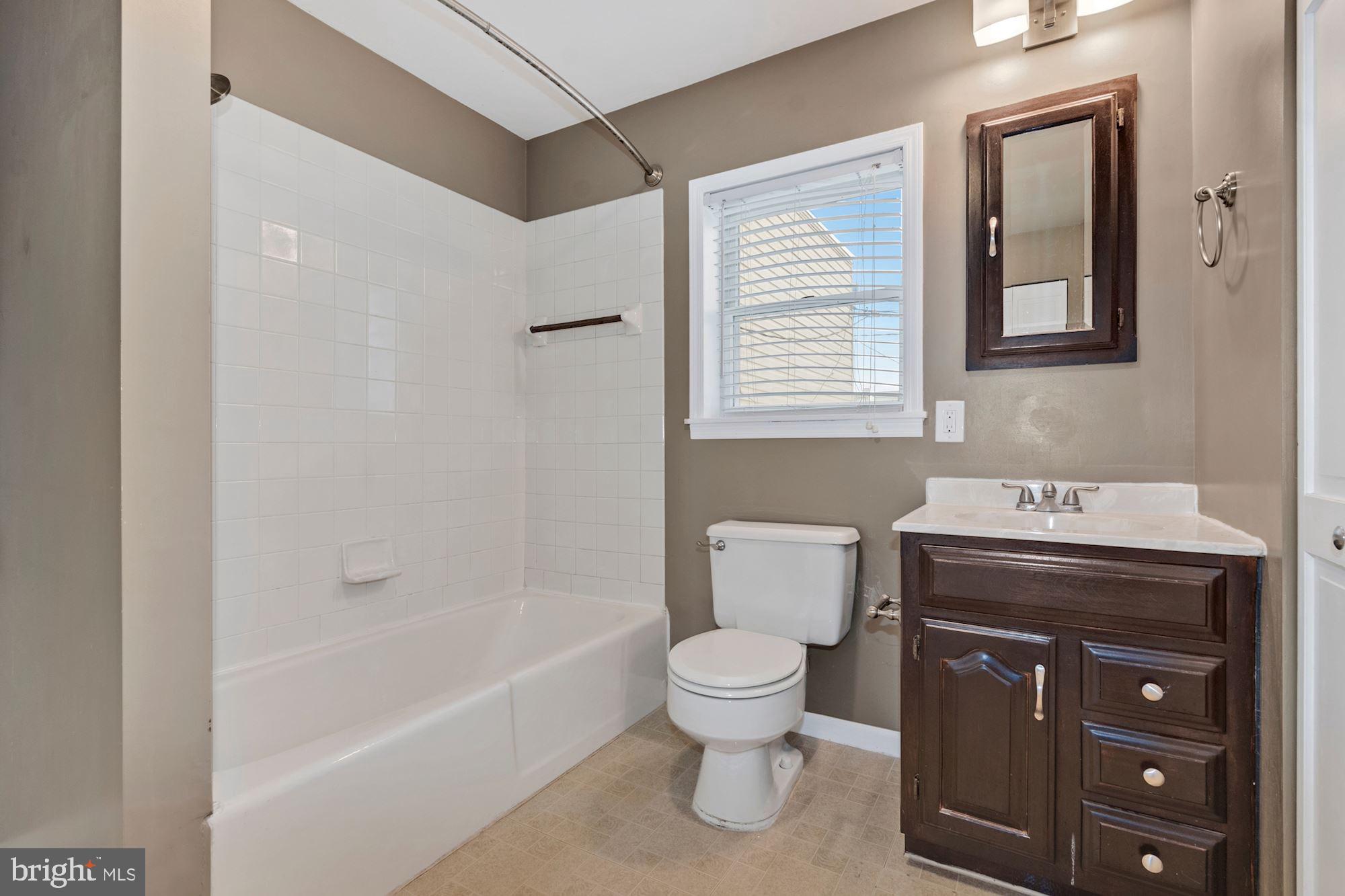 LOCUST POINT - Residential