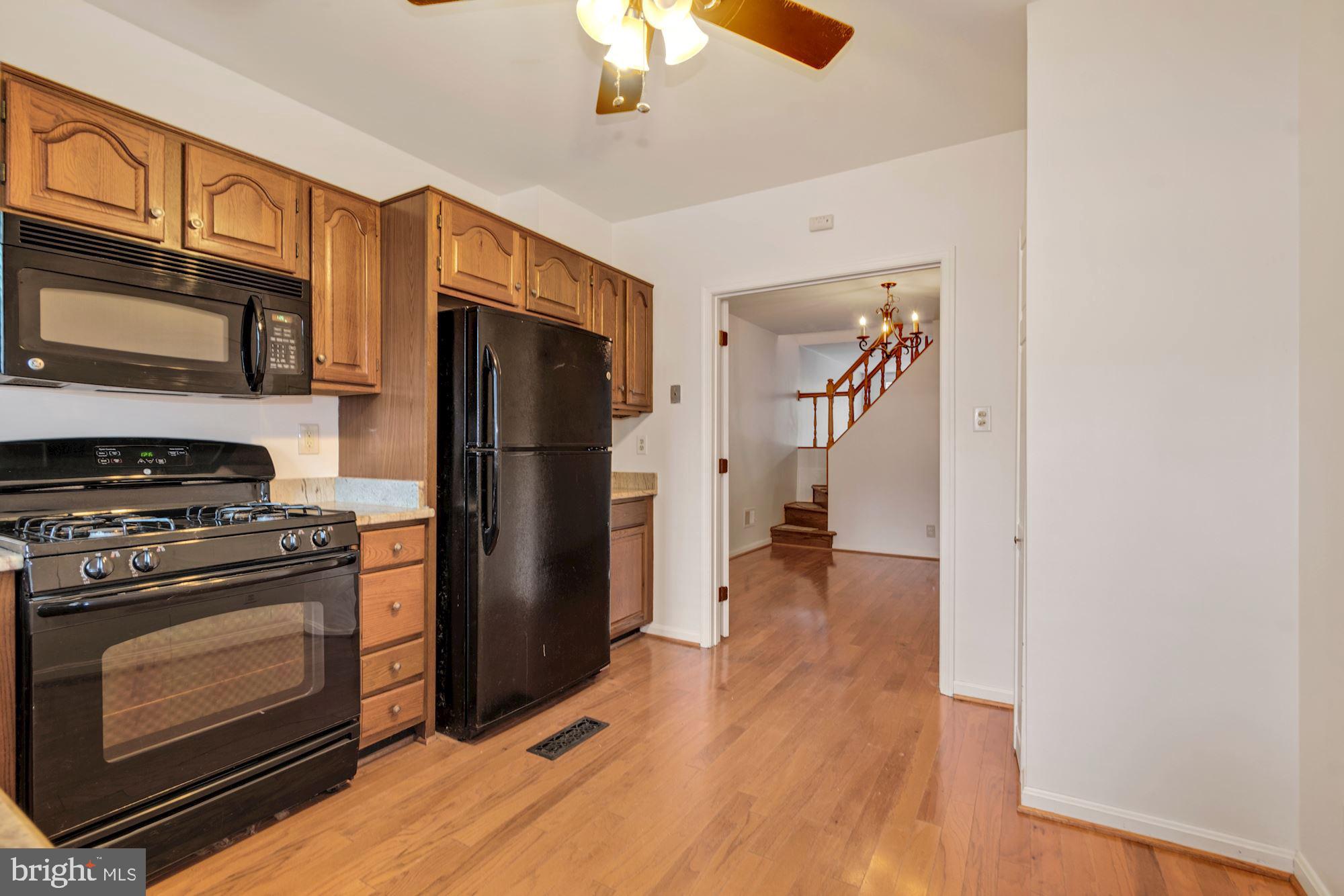 LOCUST POINT - Residential