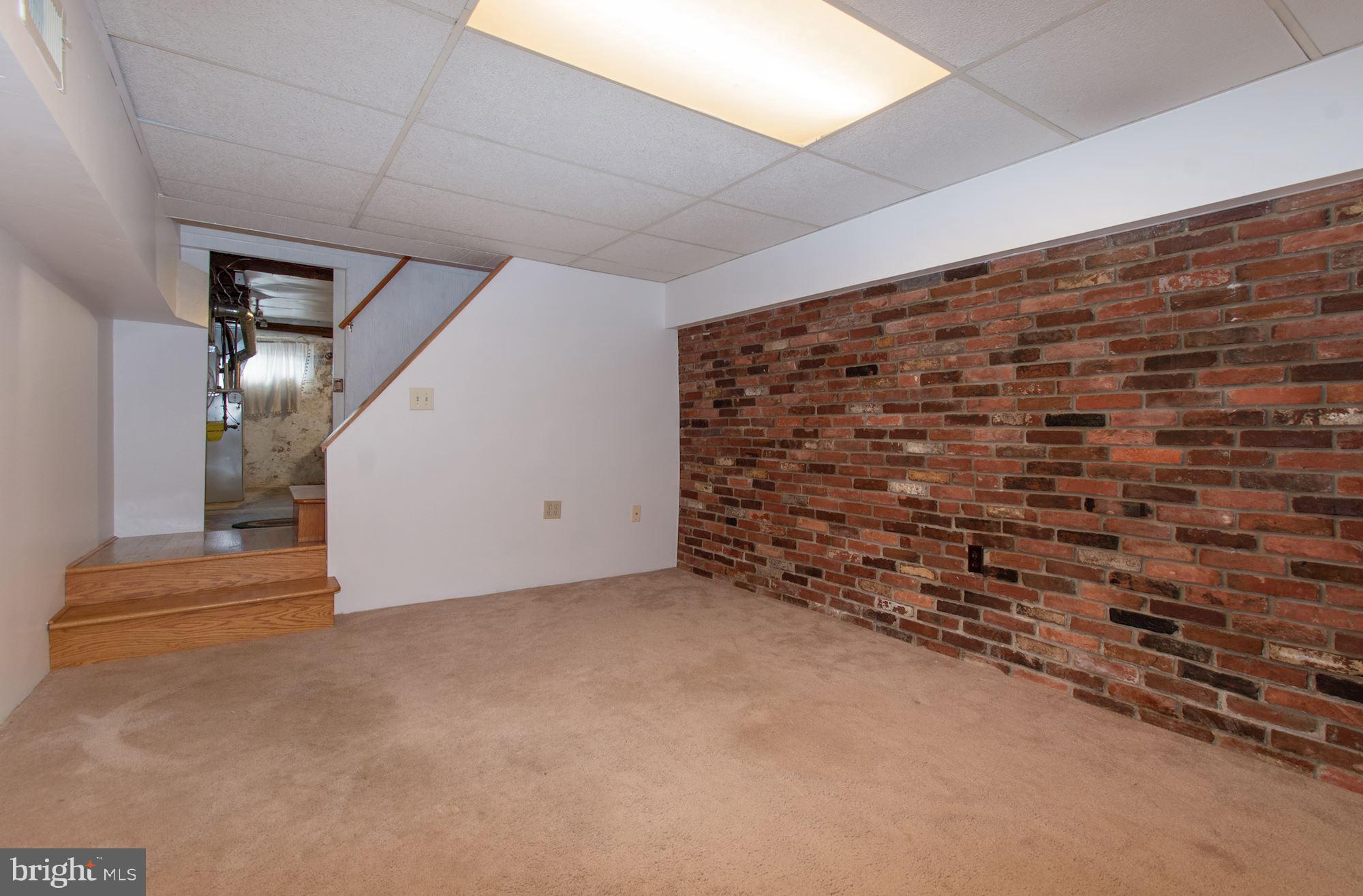 LOCUST POINT - Residential