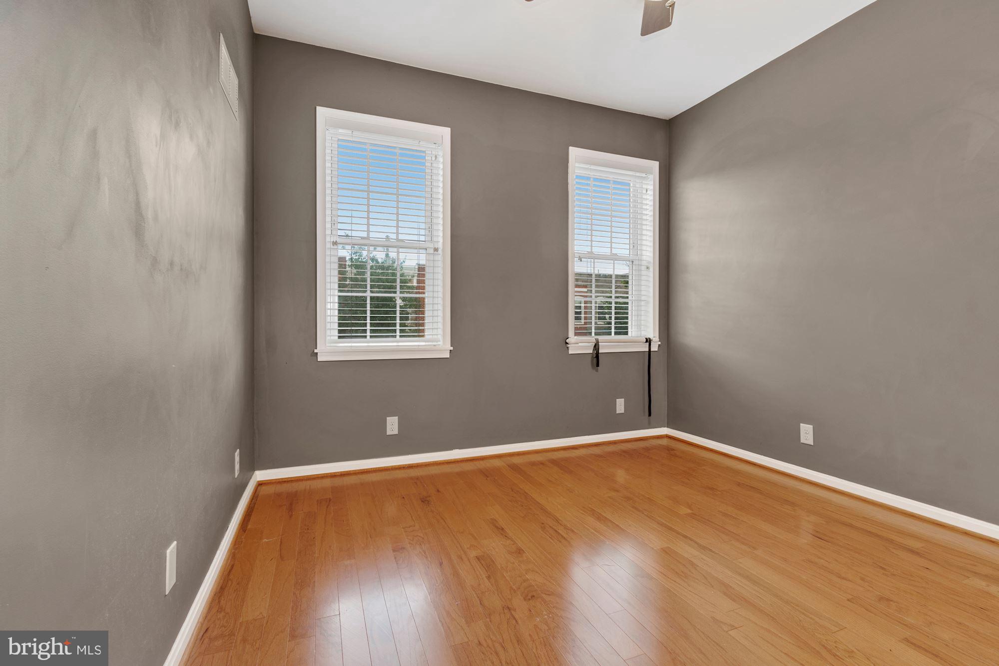 LOCUST POINT - Residential