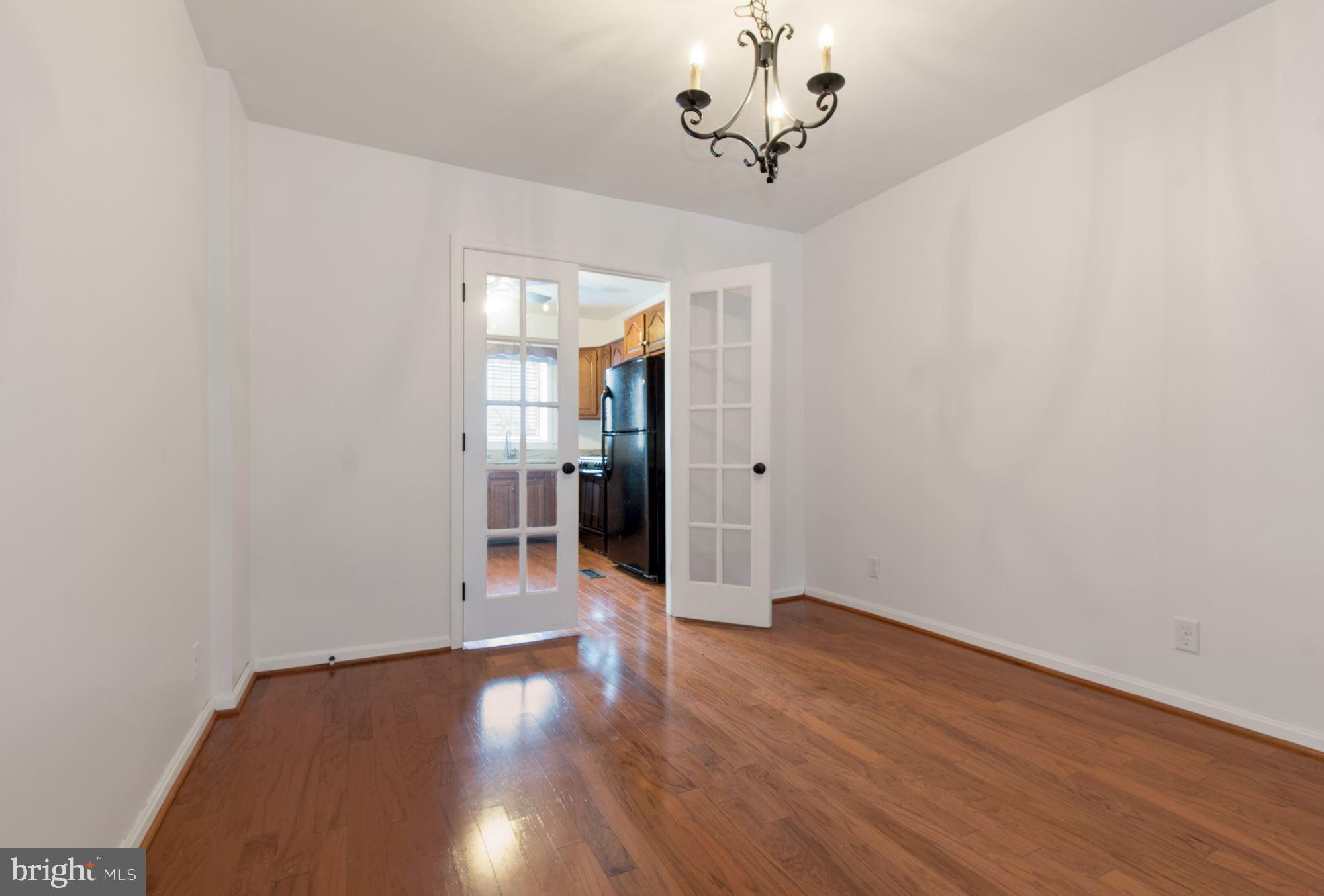 LOCUST POINT - Residential