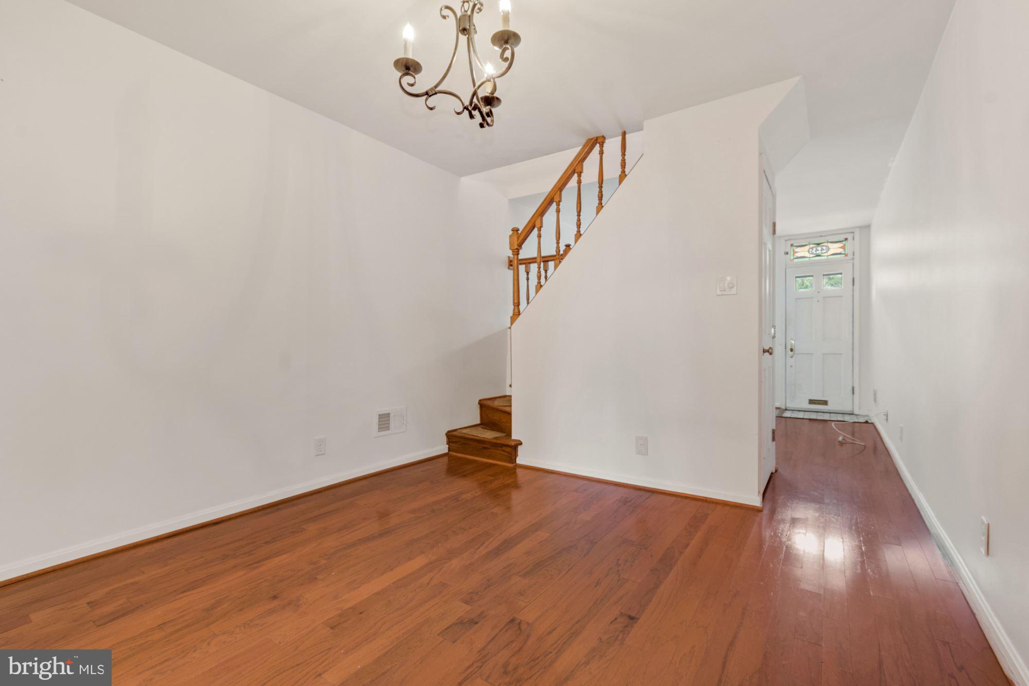 LOCUST POINT - Residential