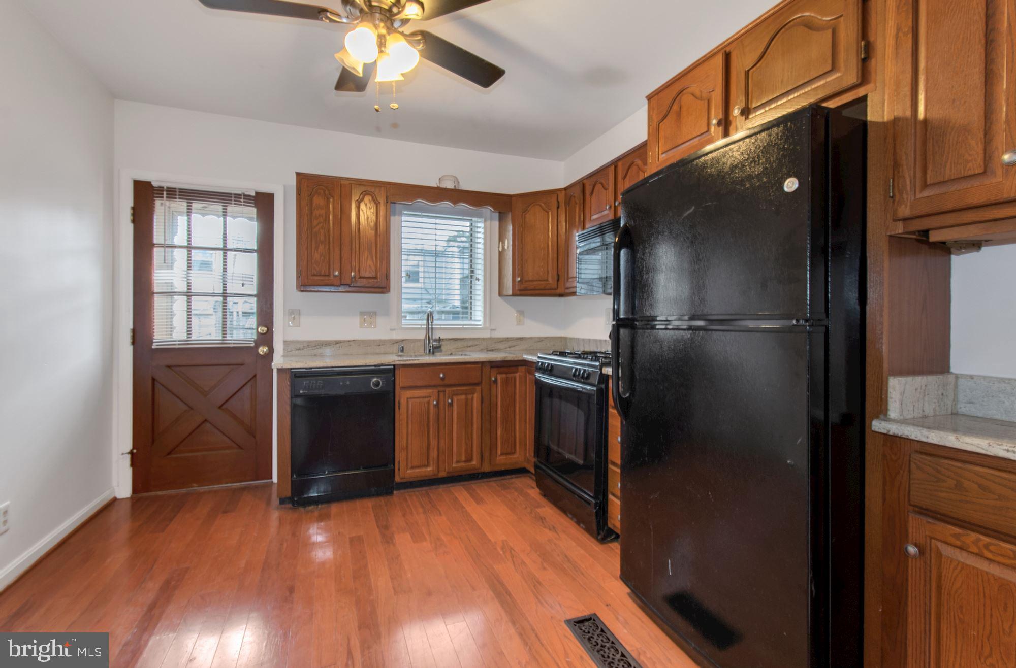 LOCUST POINT - Residential