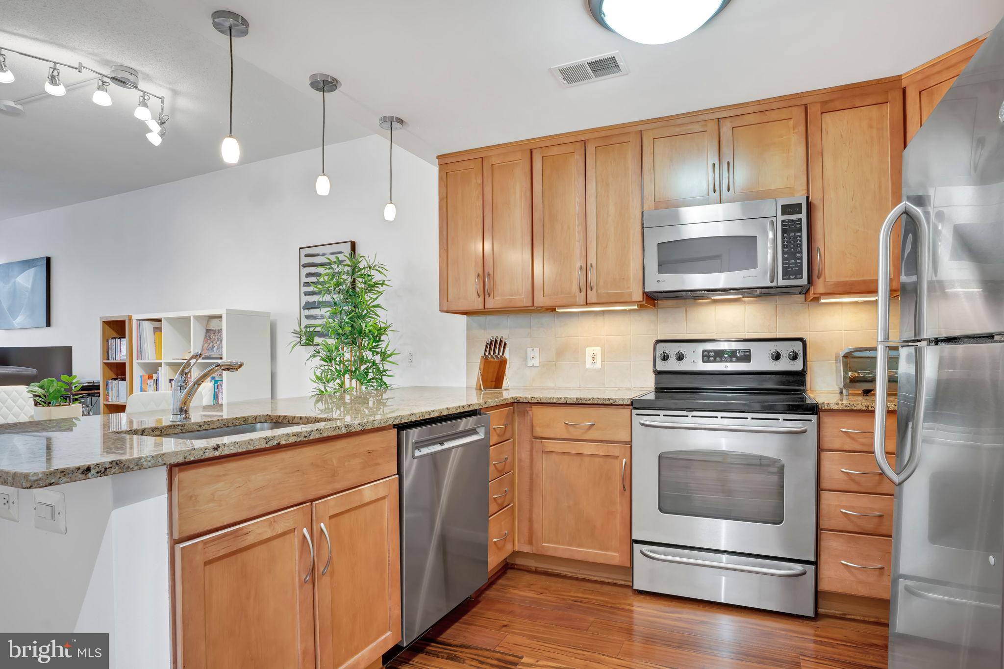 888 N QUINCY STREET 207