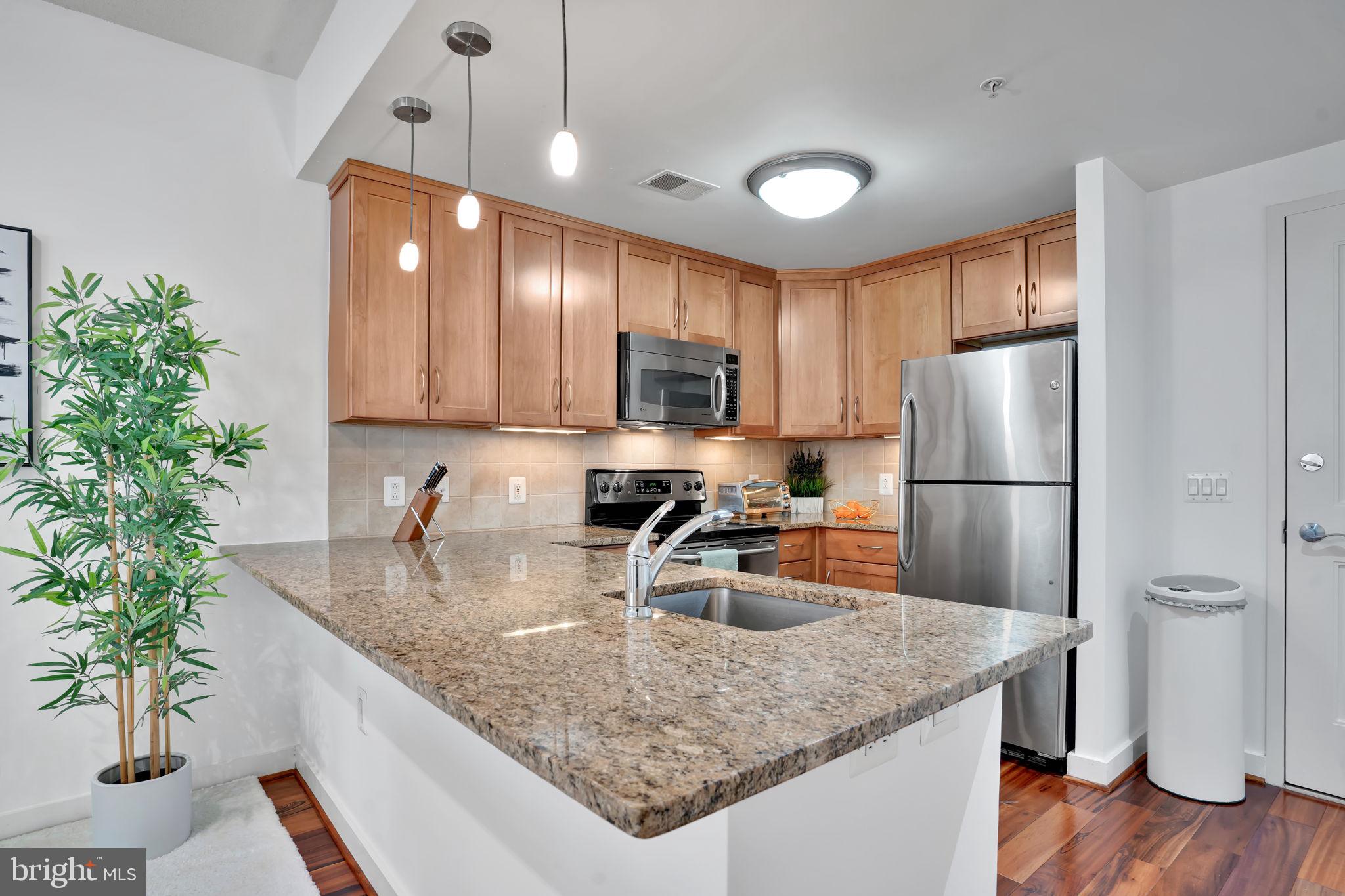 888 N QUINCY STREET 207