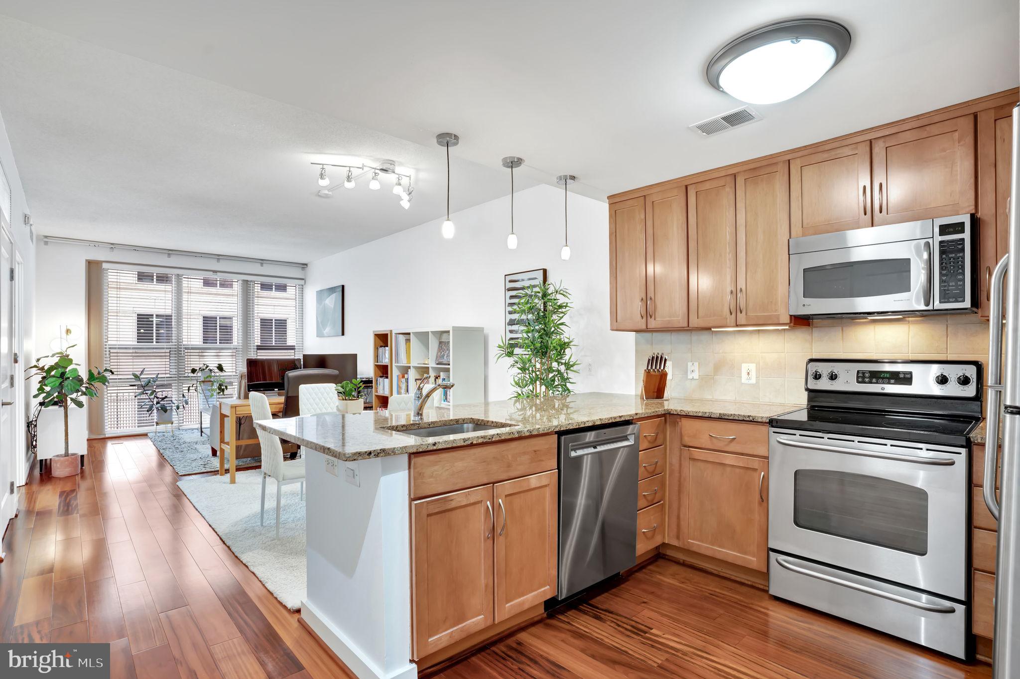 888 N QUINCY STREET 207