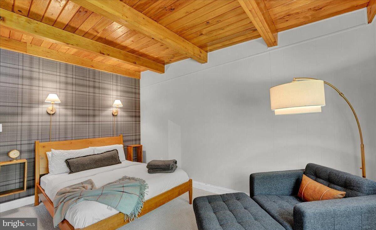 SPLIT ROCK - Residential