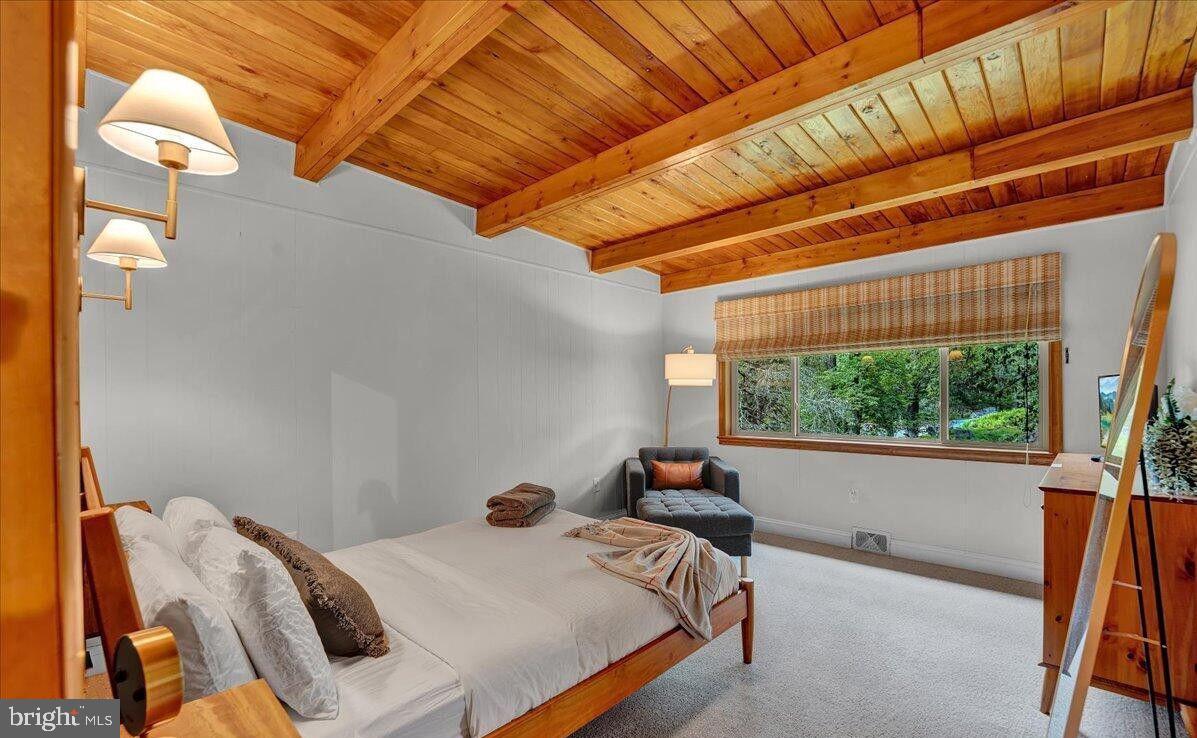 SPLIT ROCK - Residential