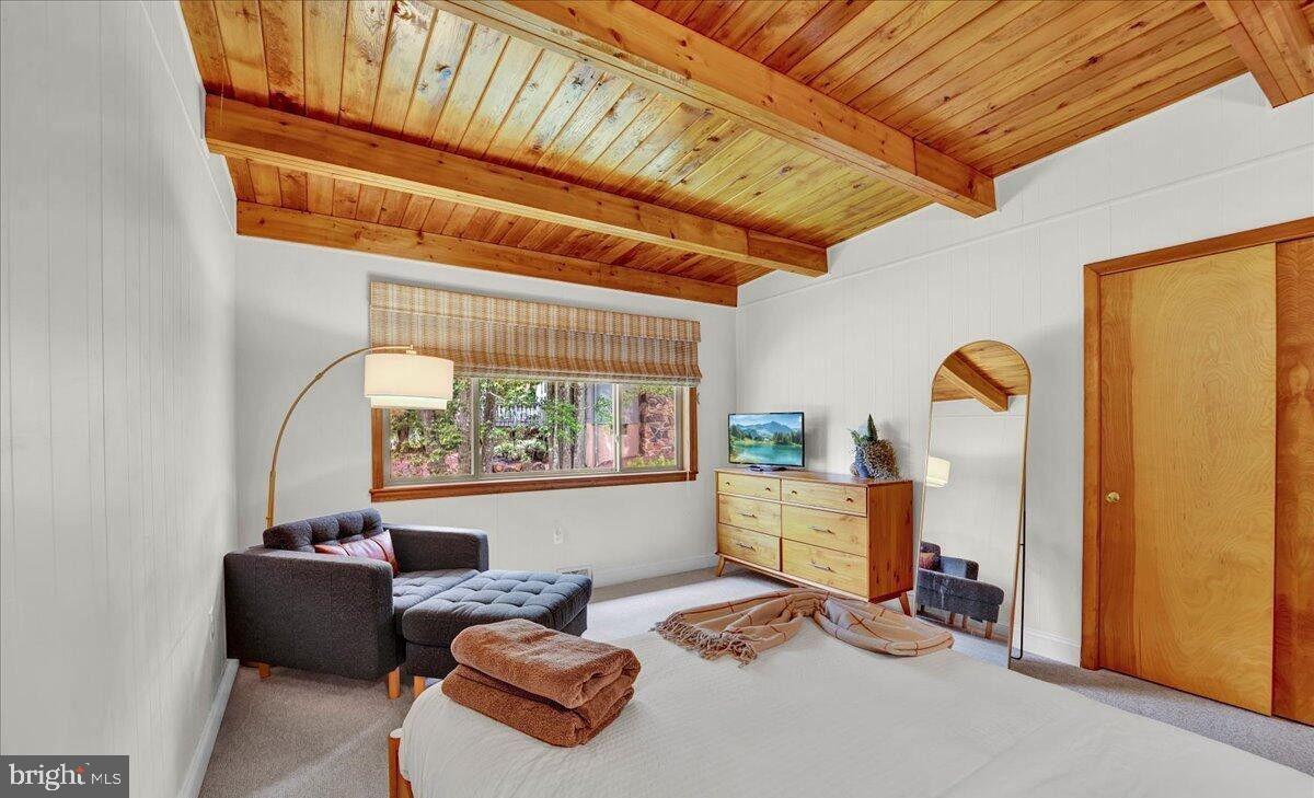 SPLIT ROCK - Residential