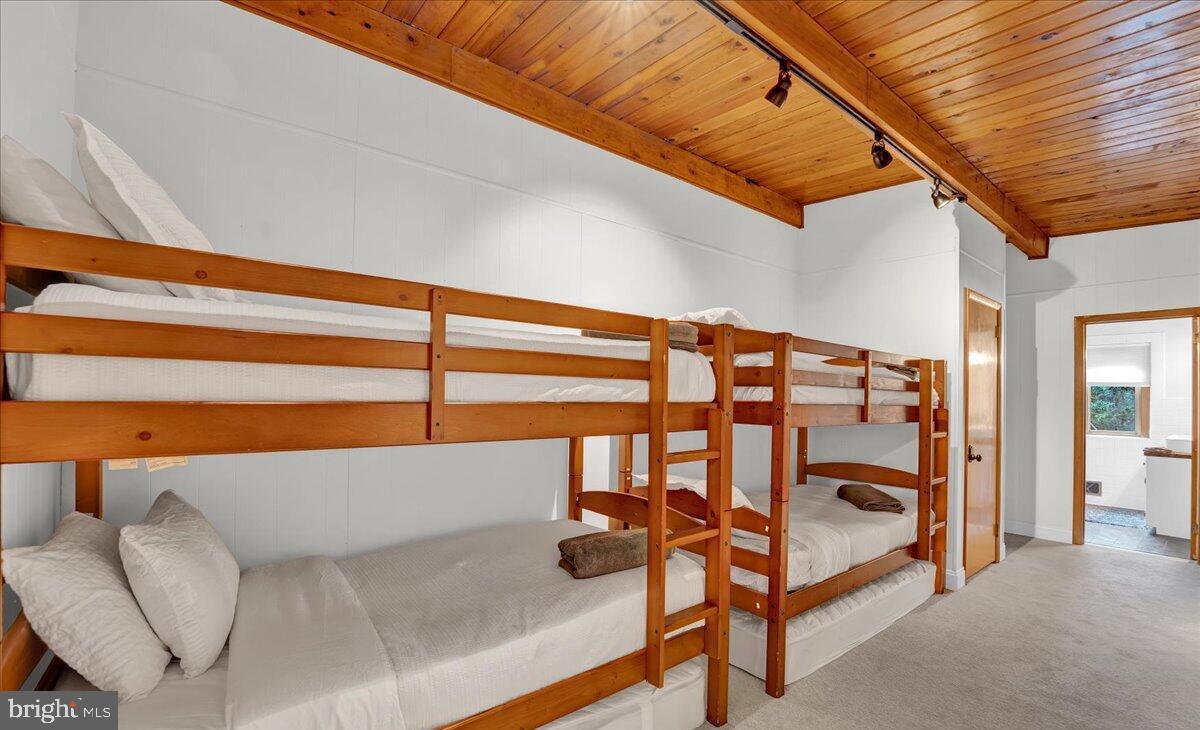 SPLIT ROCK - Residential