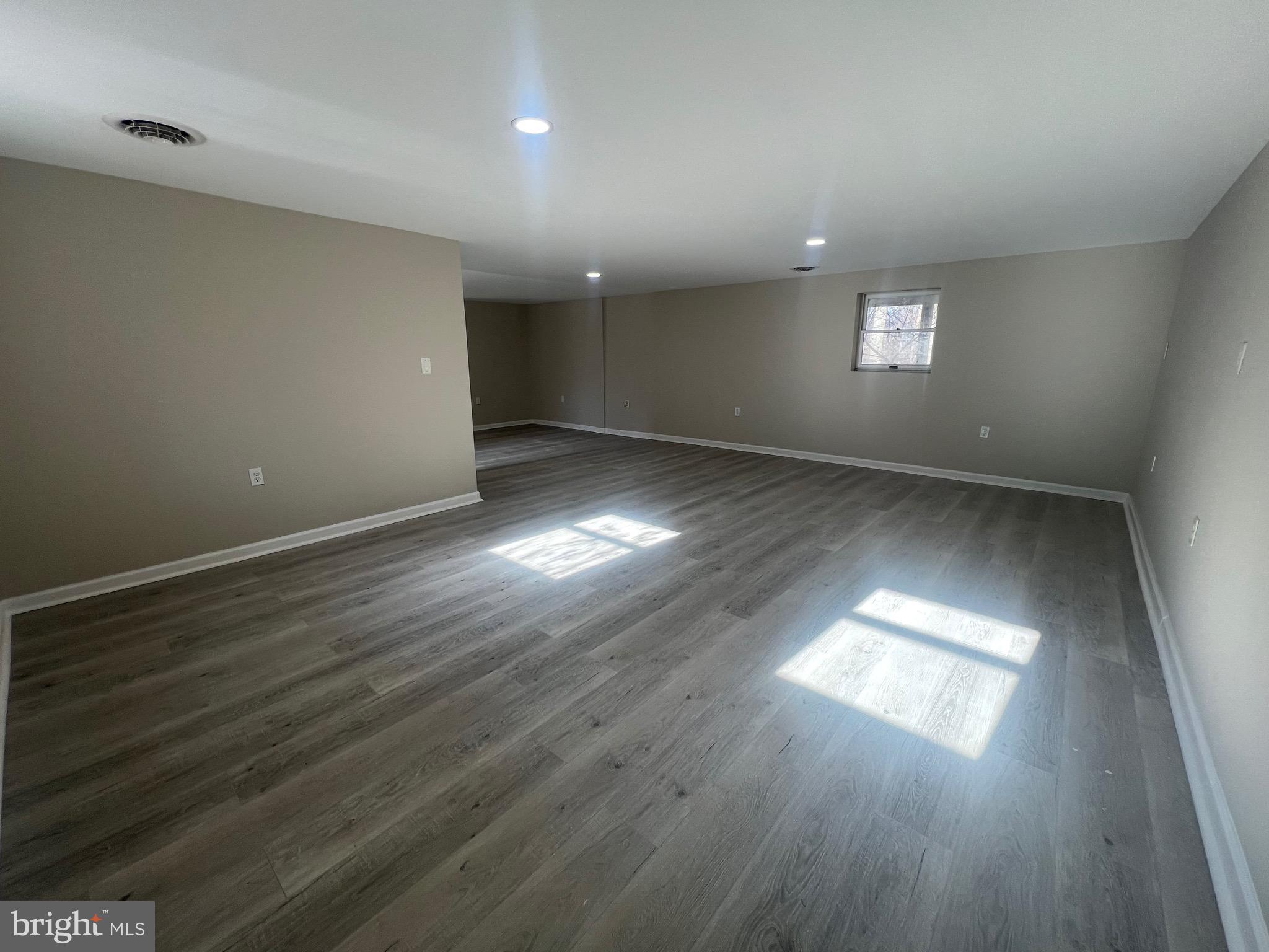 ELKTON - Residential