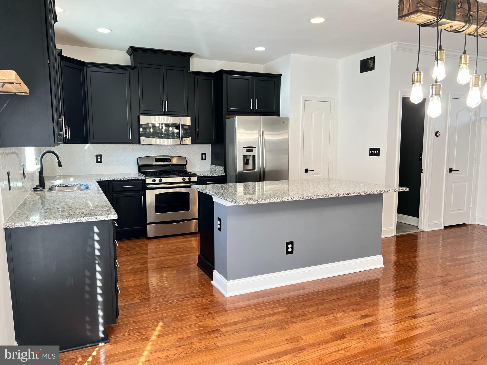 TRIANGLE HIGHLANDS CONDO - Residential Lease