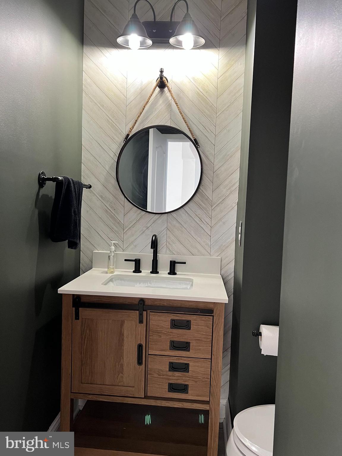 TRIANGLE HIGHLANDS CONDO - Residential Lease