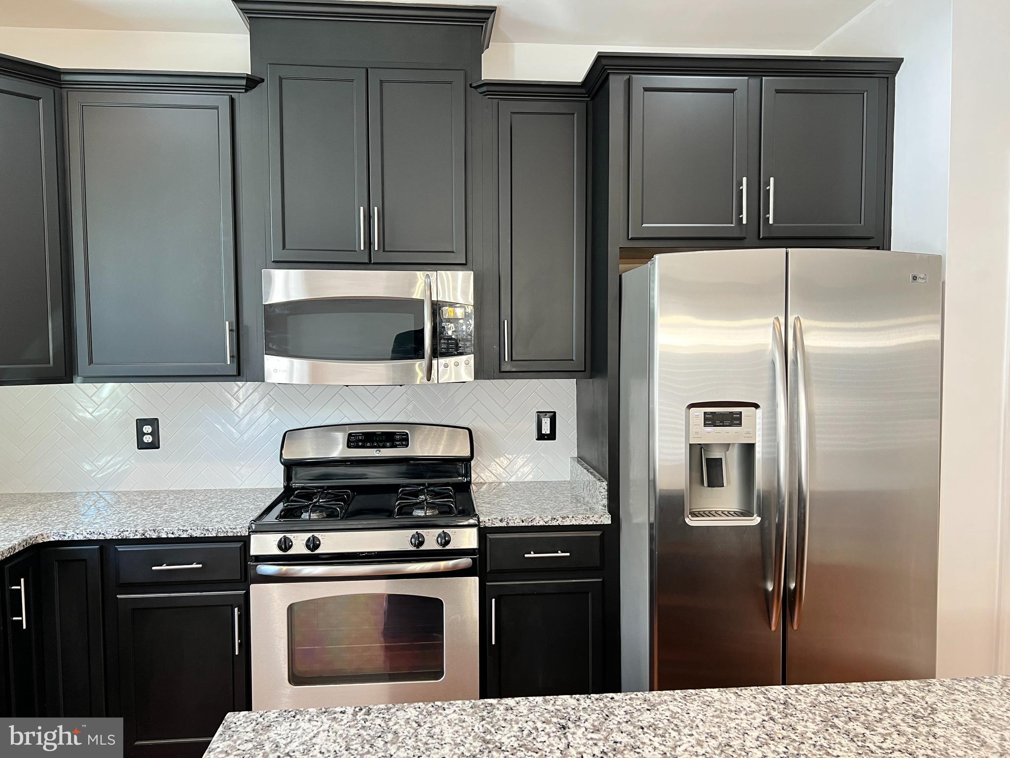 TRIANGLE HIGHLANDS CONDO - Residential Lease