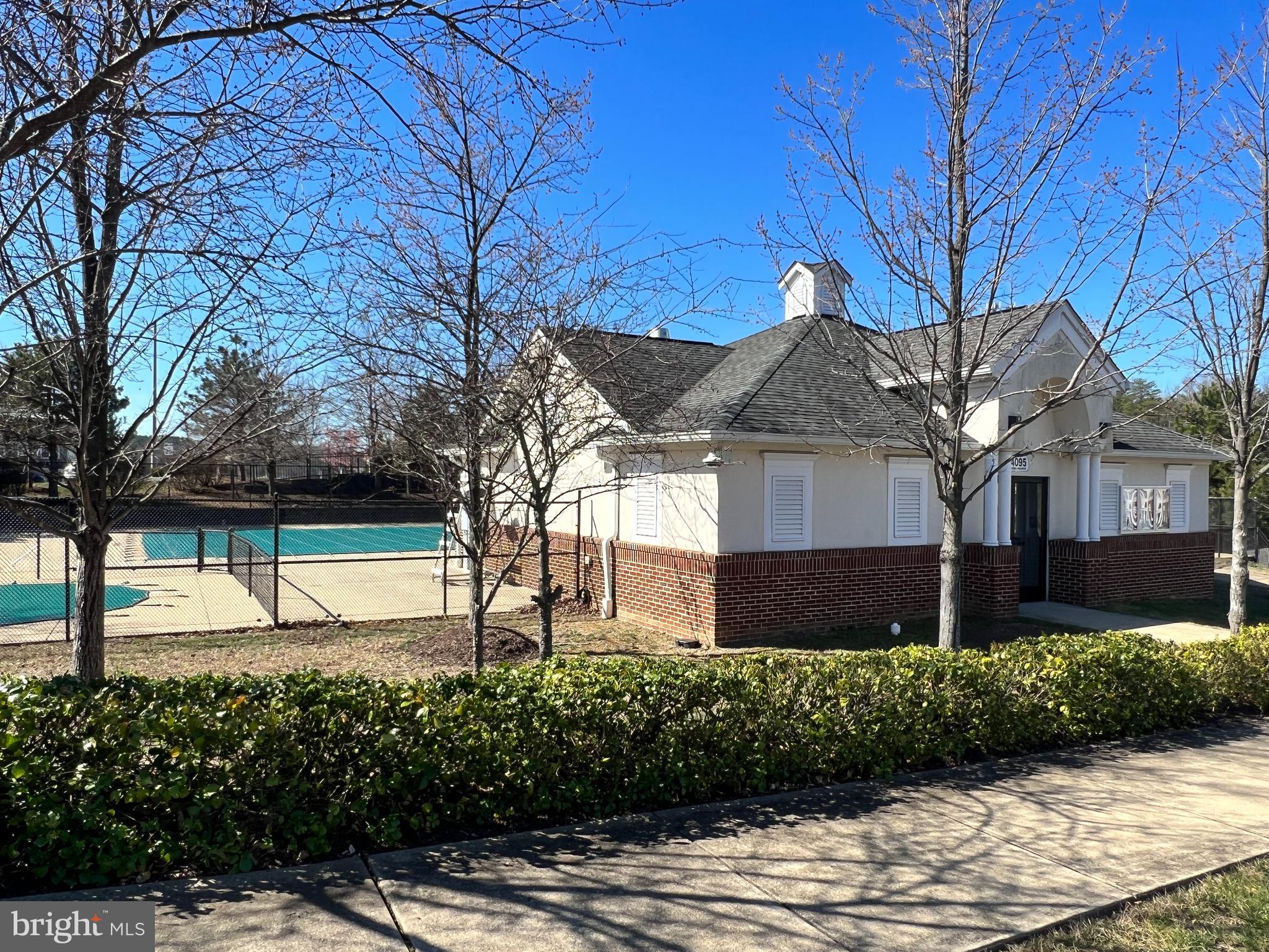 TRIANGLE HIGHLANDS CONDO - Residential Lease