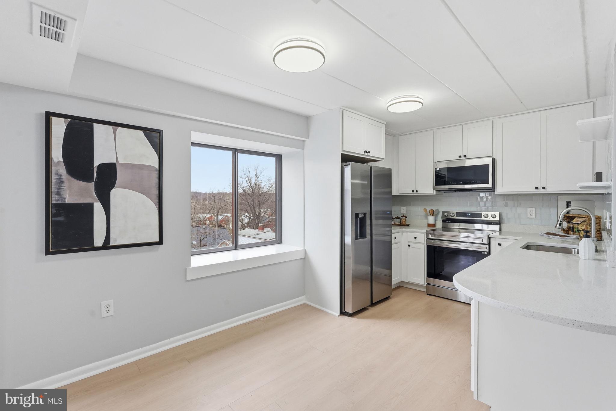 130 ROBERTS LANE 201