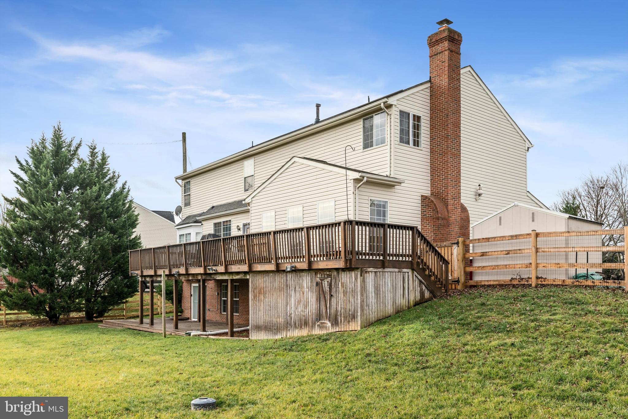 LOCUST HILL - Residential