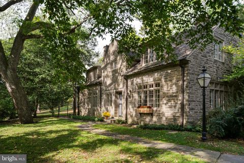 452 W CHESTNUT HILL AVENUE PHILADELPHIA PA 19118