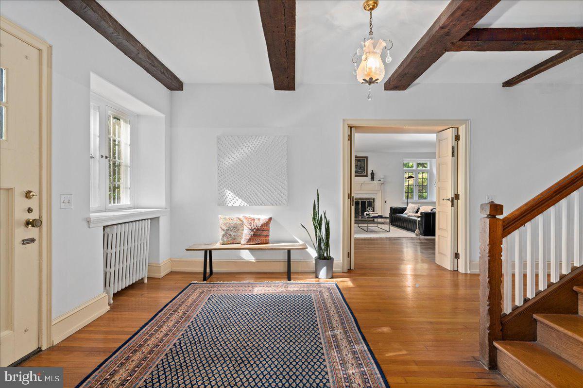 CHESTNUT HILL - Residential