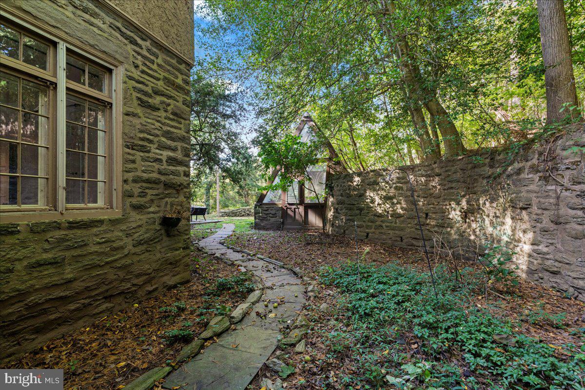 CHESTNUT HILL - Residential