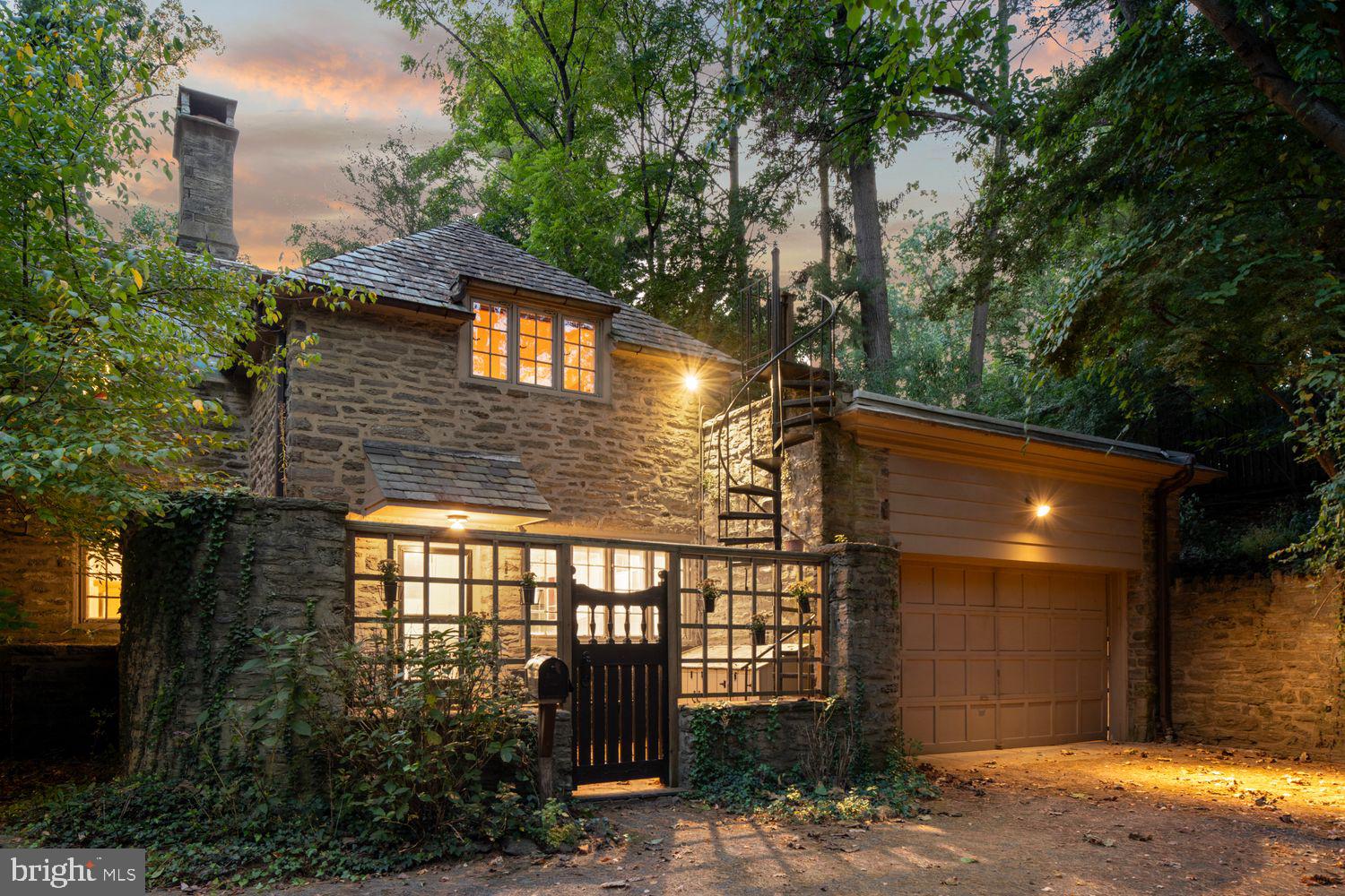 CHESTNUT HILL - Residential