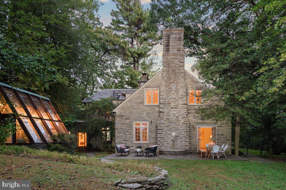 CHESTNUT HILL - Residential