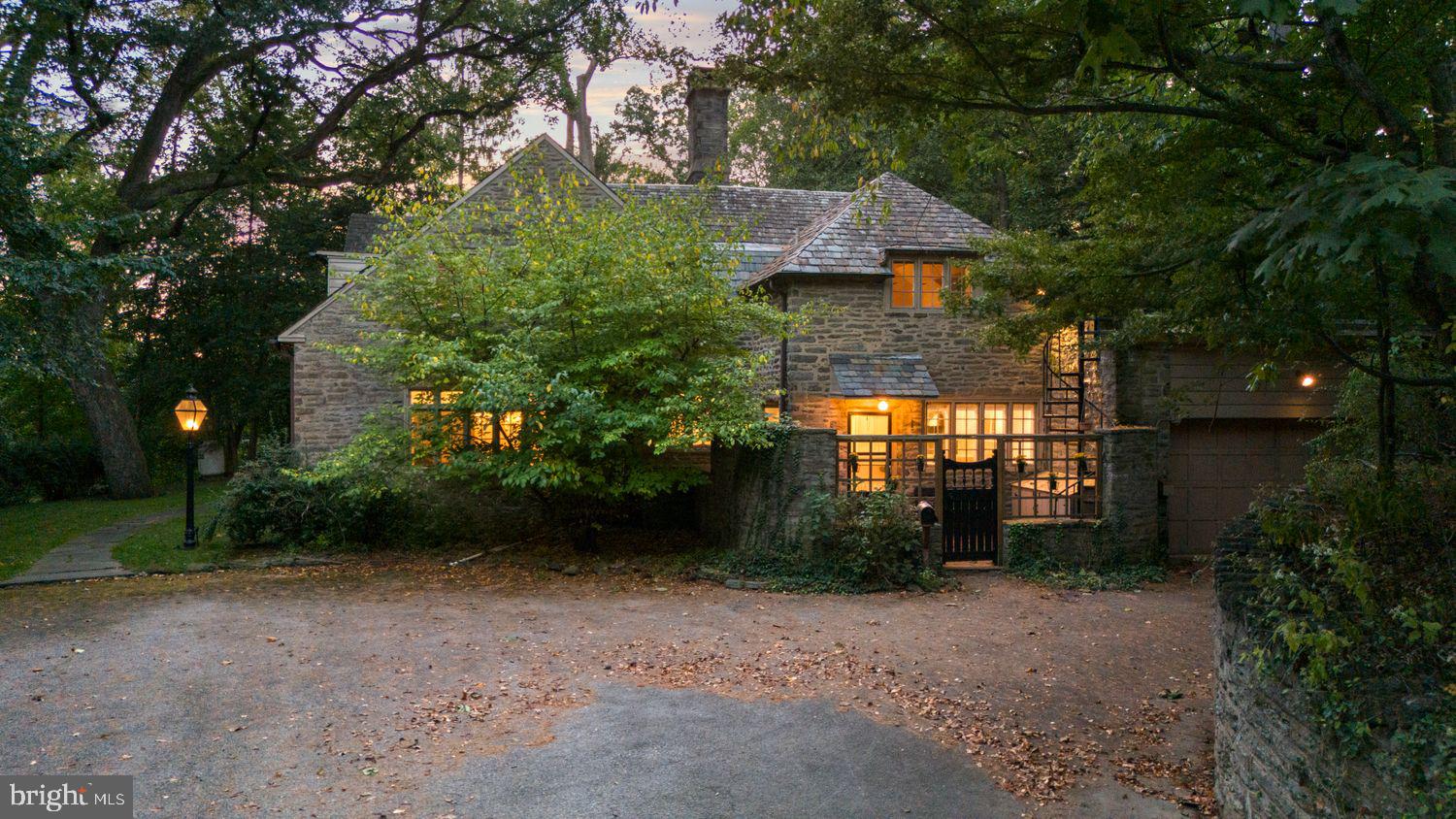 CHESTNUT HILL - Residential