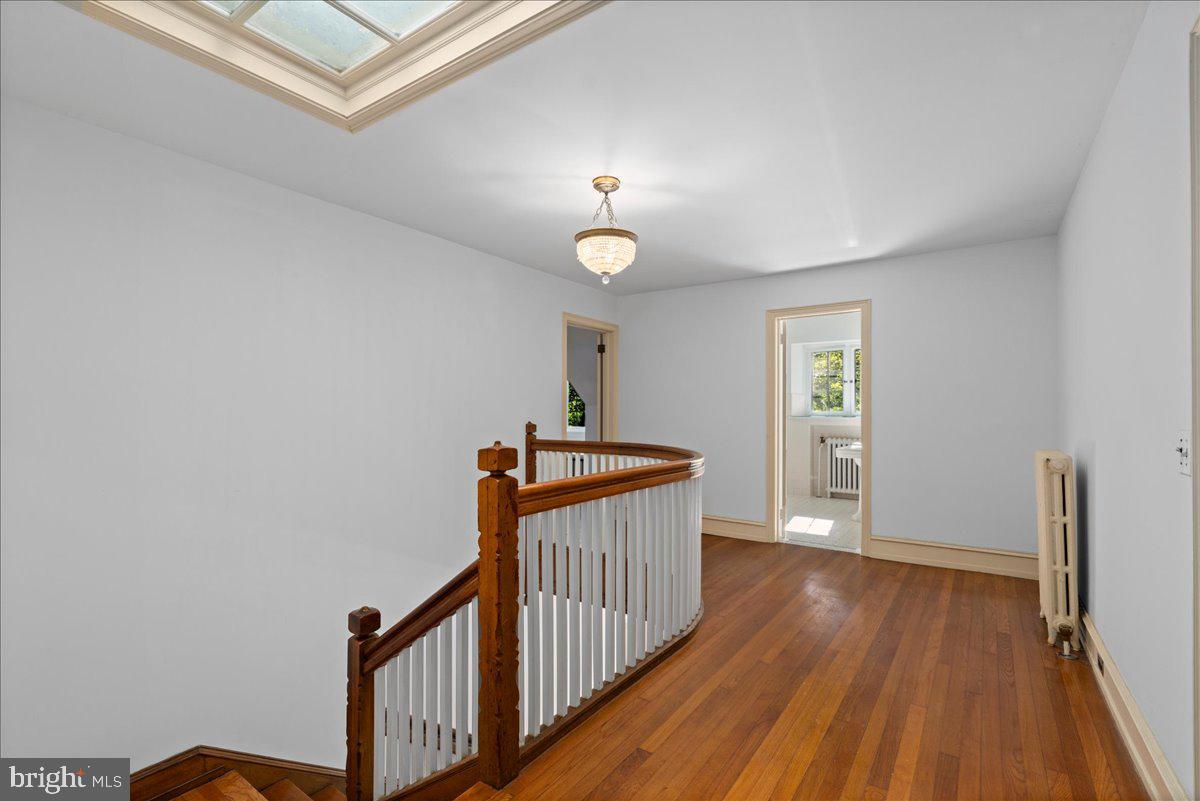 CHESTNUT HILL - Residential