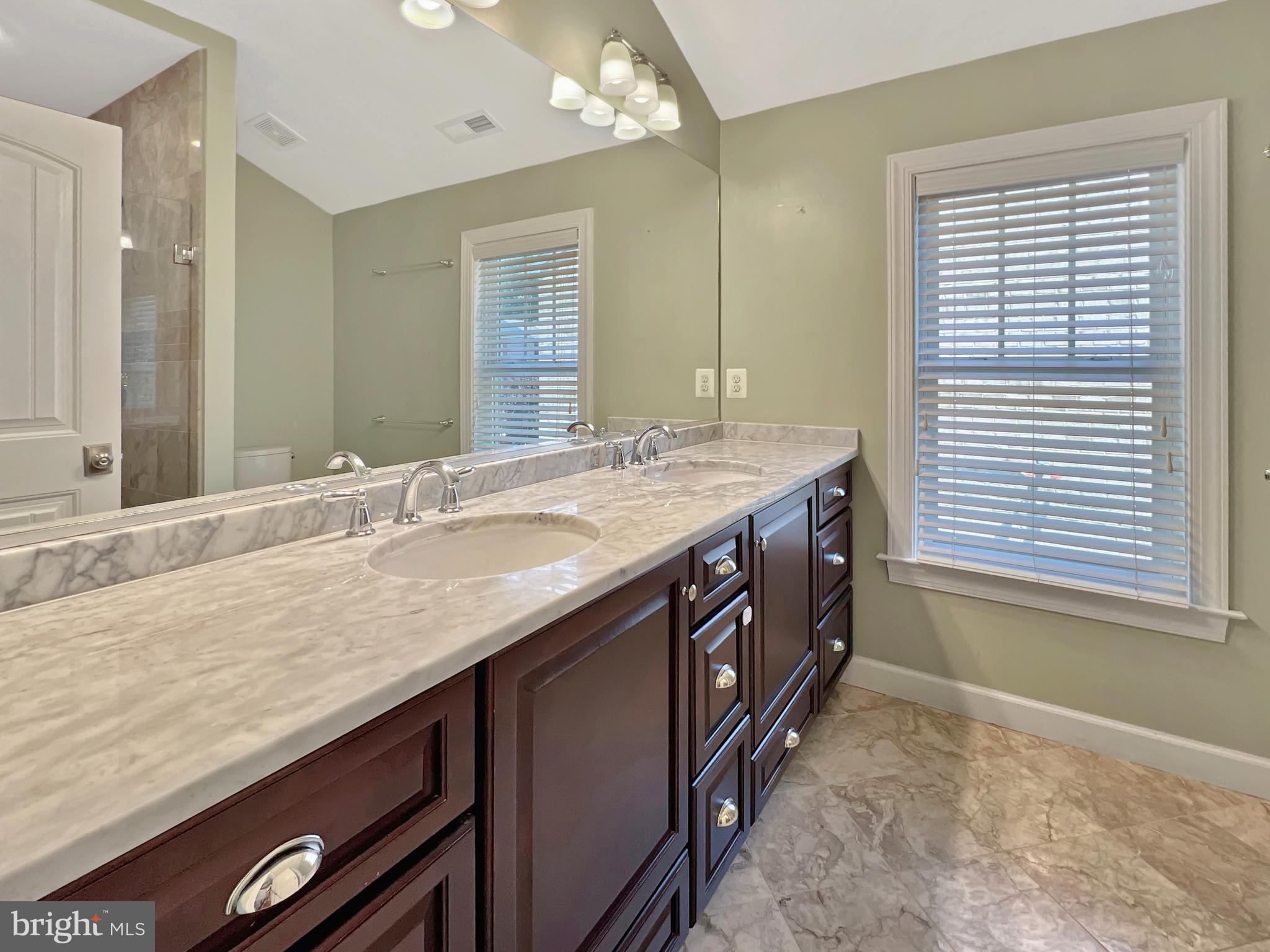 ROSEMONT - Residential Lease